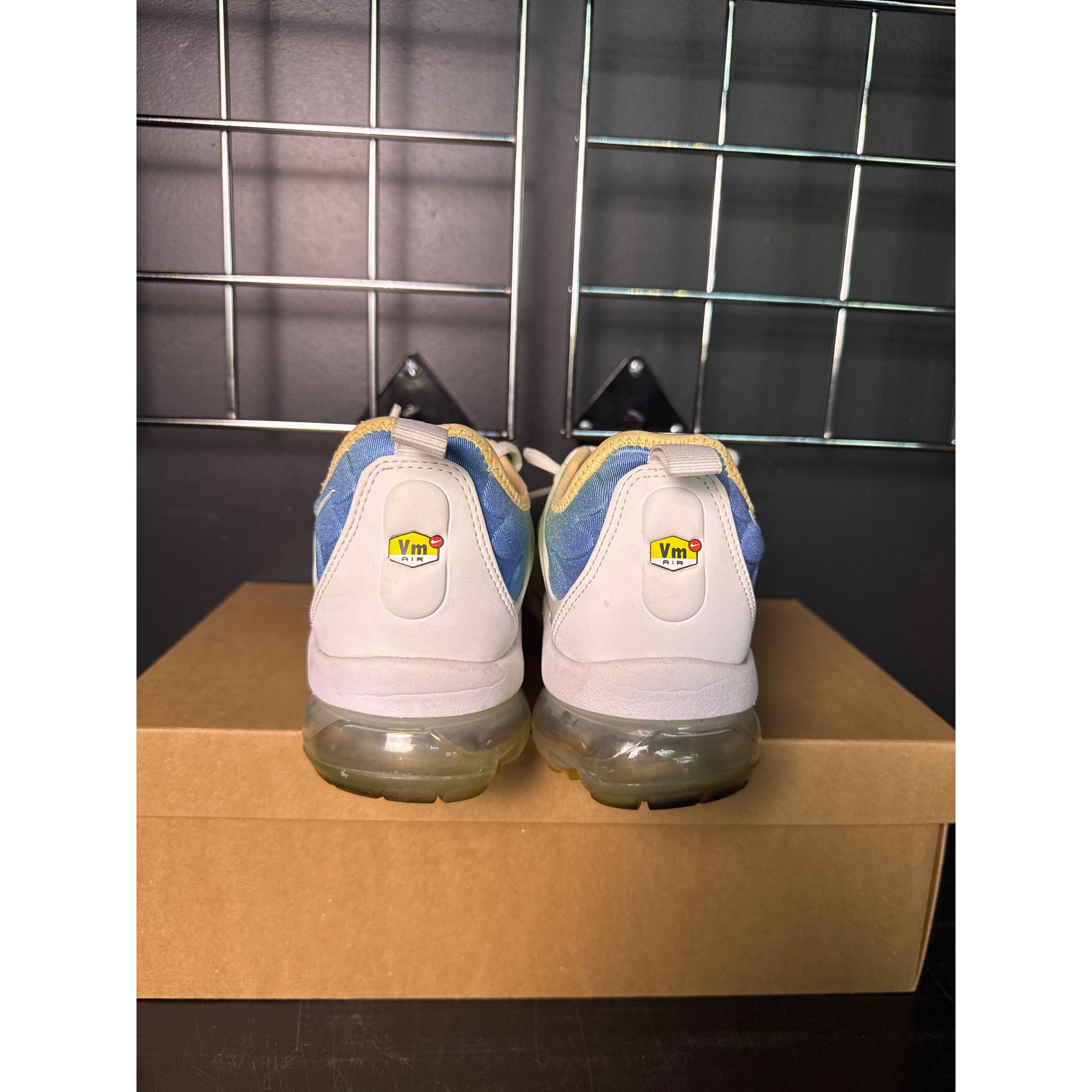 Nike Air VaporMax Plus "Light Menta" (WMNS) **PRE-OWNED**