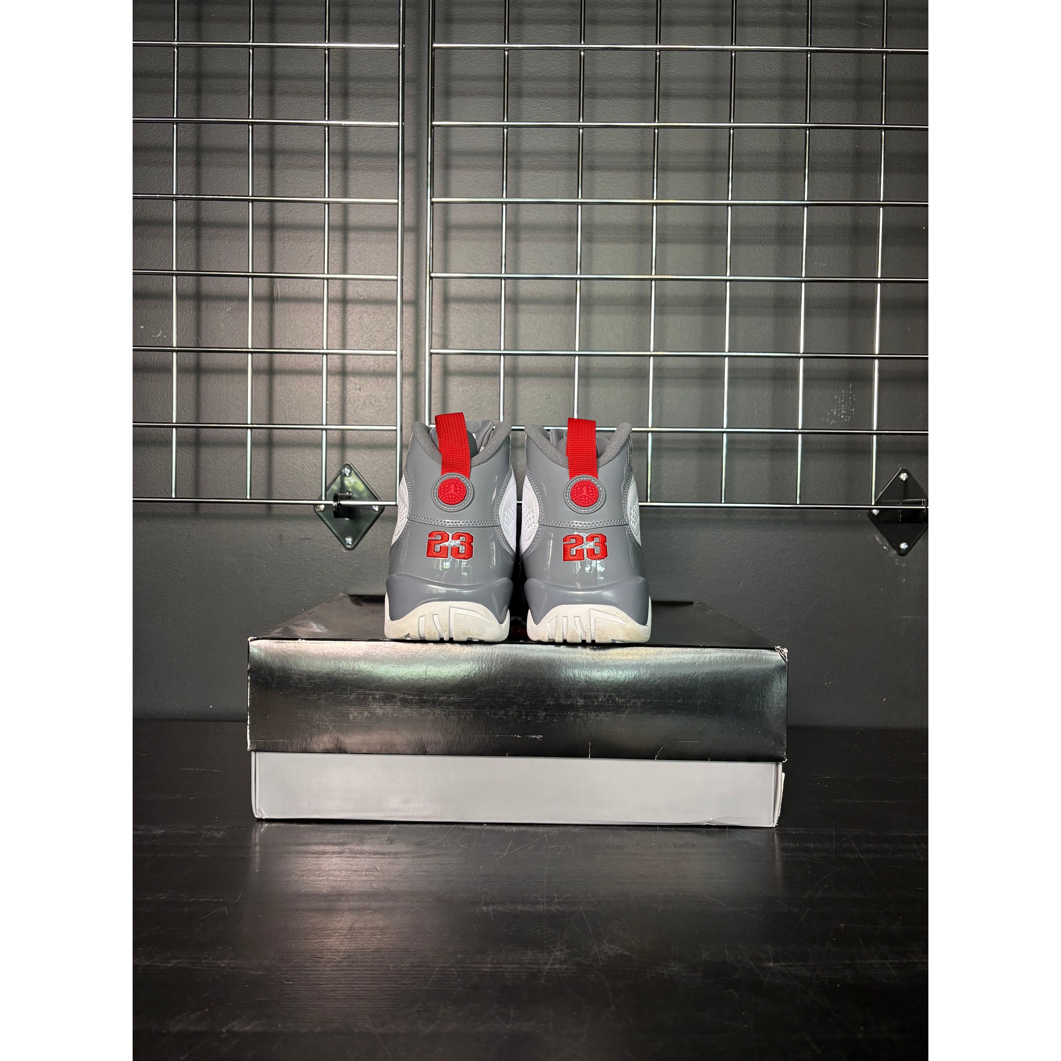 Air Jordan 9 Retro "Fire Red" **PRE-OWNED**