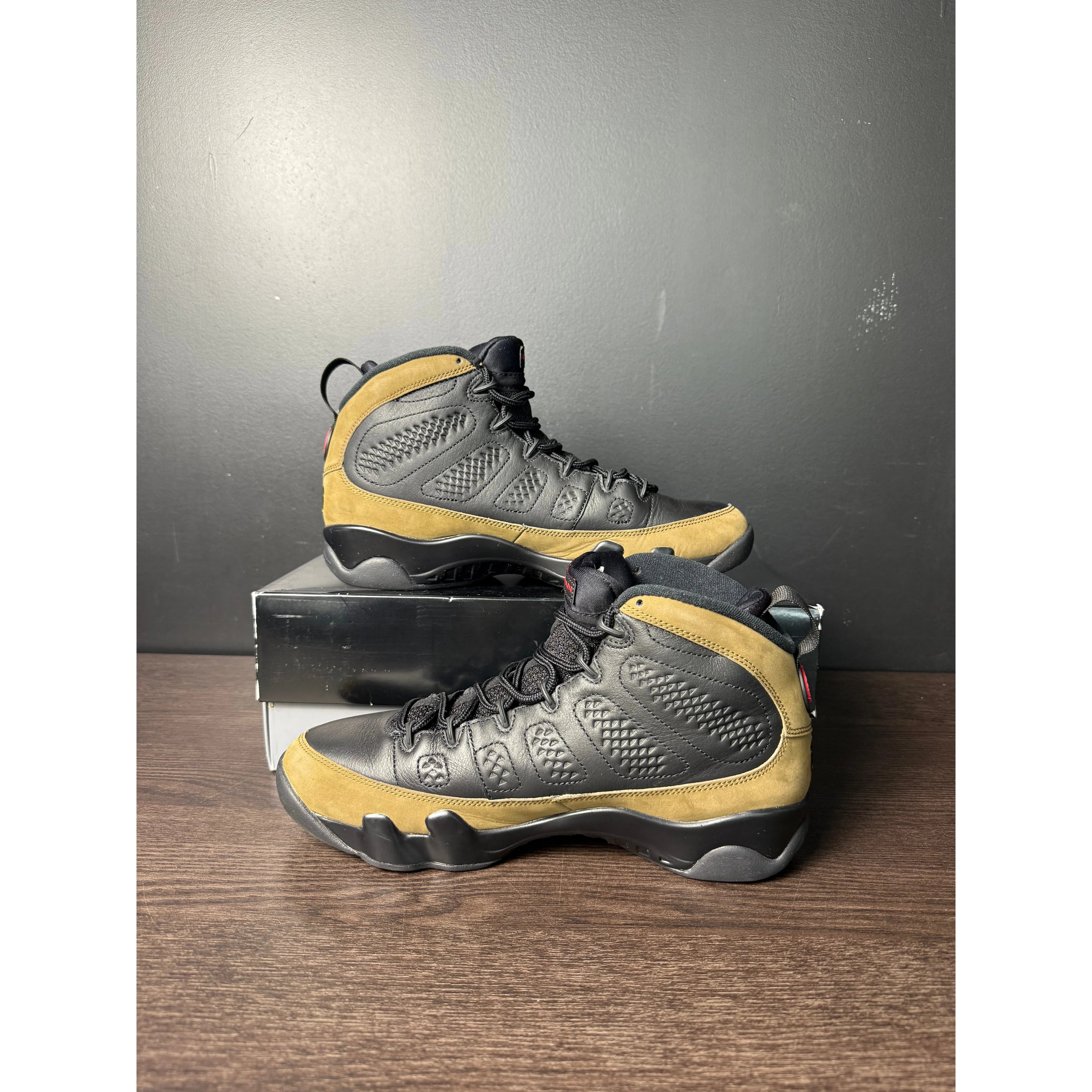 Air Jordan 9 Retro "Light Olive Concord" **PRE-OWNED**