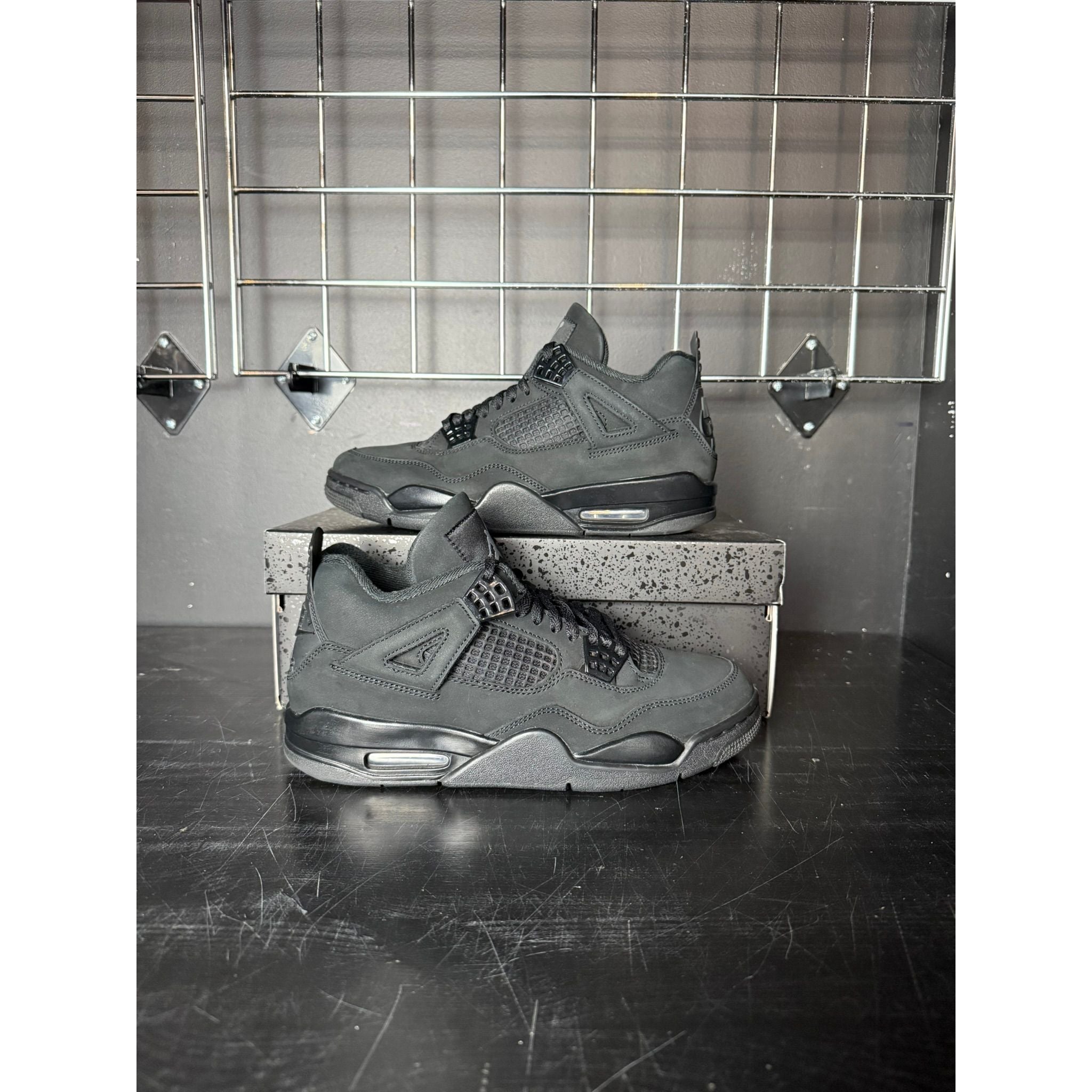 Air Jordan 4 Retro "Black Cat" (2025) **PRE-OWNED**