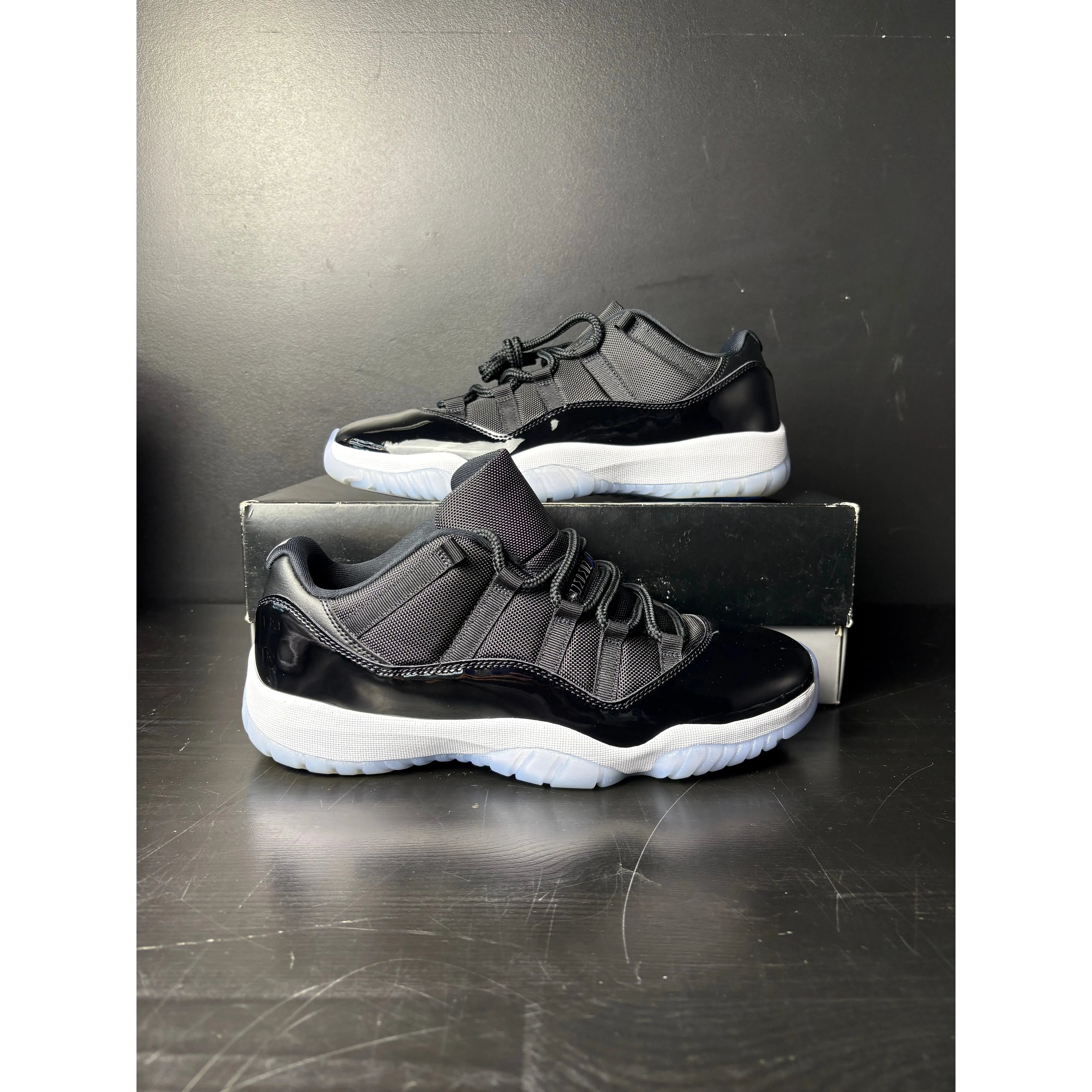Air Jordan 11 Retro Low "Space Jam" **PRE-OWNED**