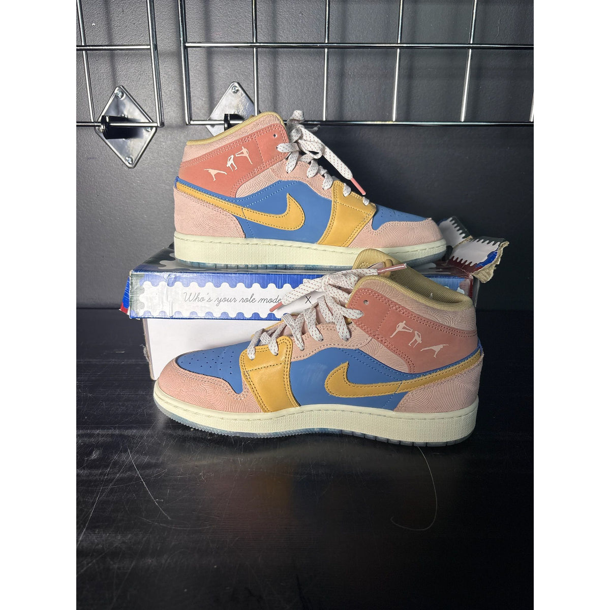 Air Jordan 1 Mid SE "Zen" (GS) **PRE-OWNED**
