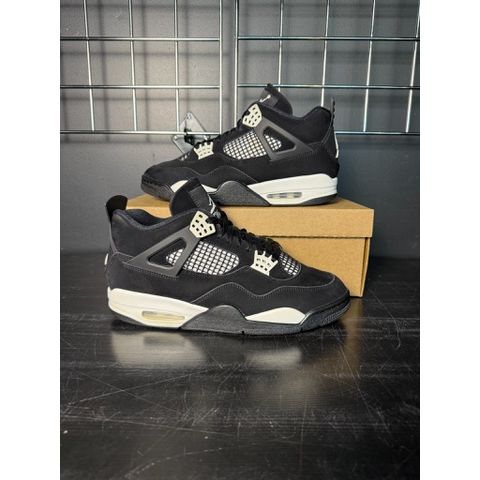 Air Jordan 4 Retro "White Thunder"  **PRE-OWNED**