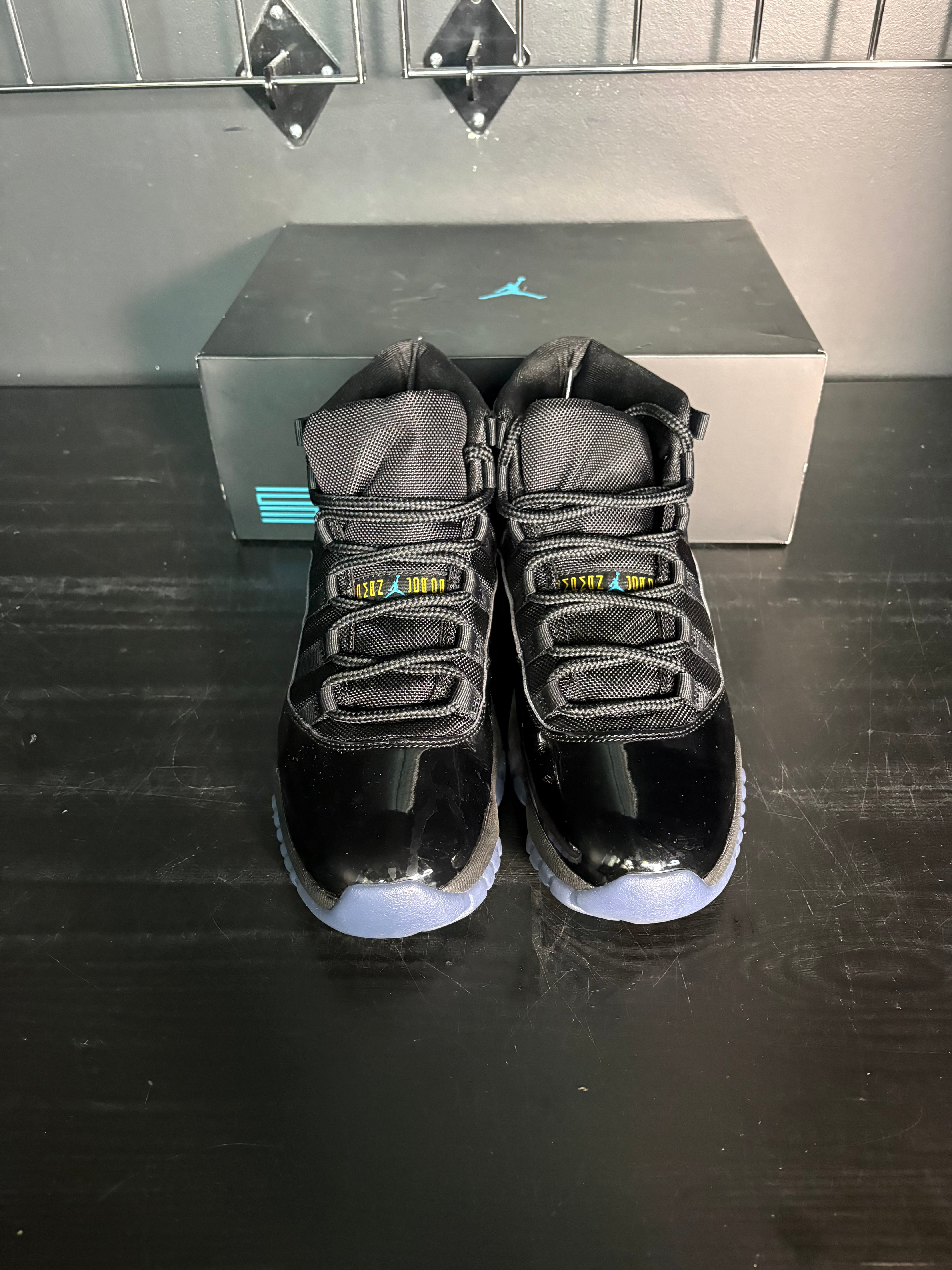 Air Jordan 11 Retro "Gamma Blue" (2025) **PRE-OWNED**