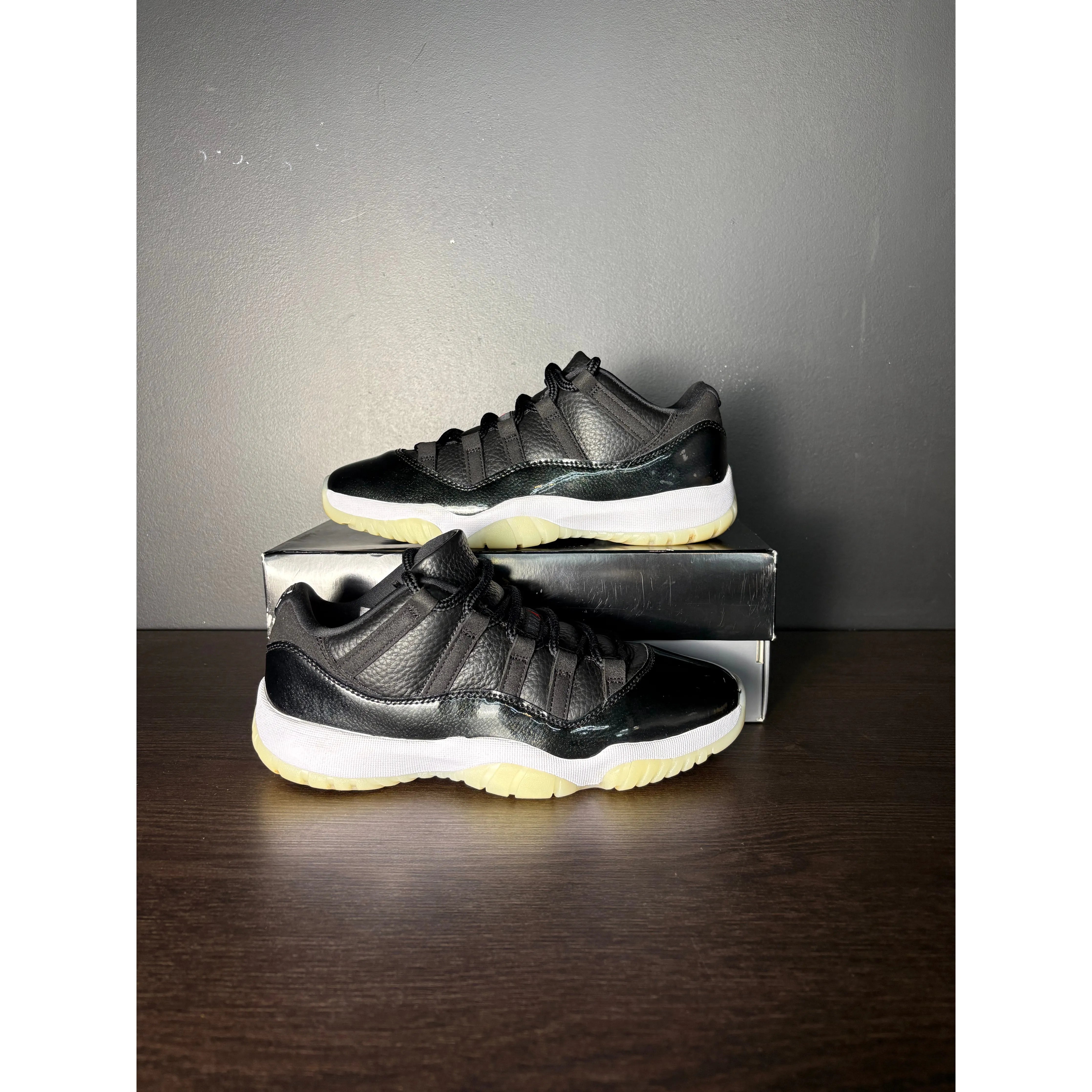 Air Jordan 11 Retro Low "72-10" **PRE-OWNED**