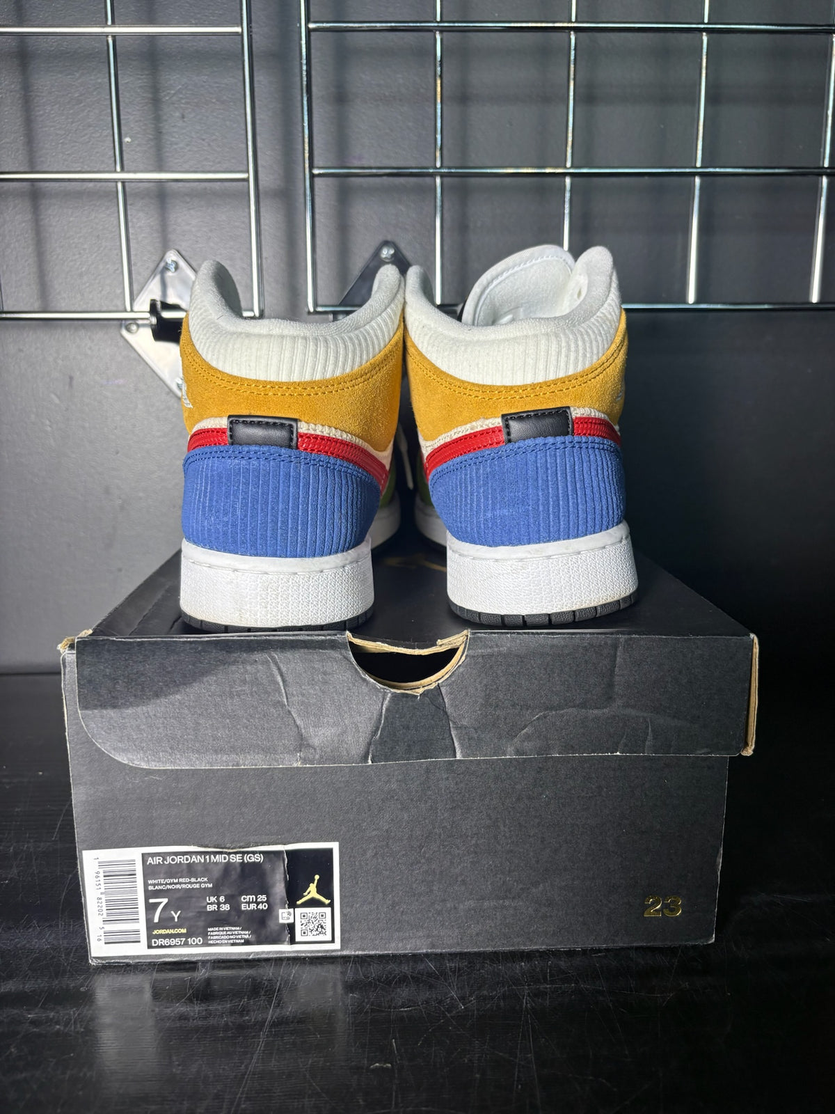 Air Jordan 1 Mid SE "Messy Room" (GS) **PRE-OWNED**