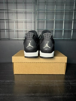 Air Jordan 4 Retro "White Thunder"  **PRE-OWNED**
