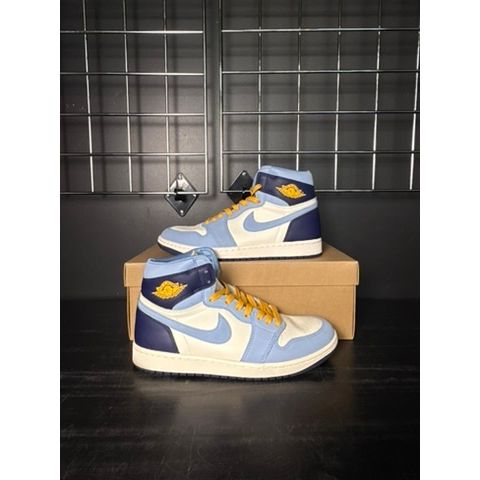 Air Jordan 1 High OG "First in Flight" (WMNS) **PRE-OWNED**
