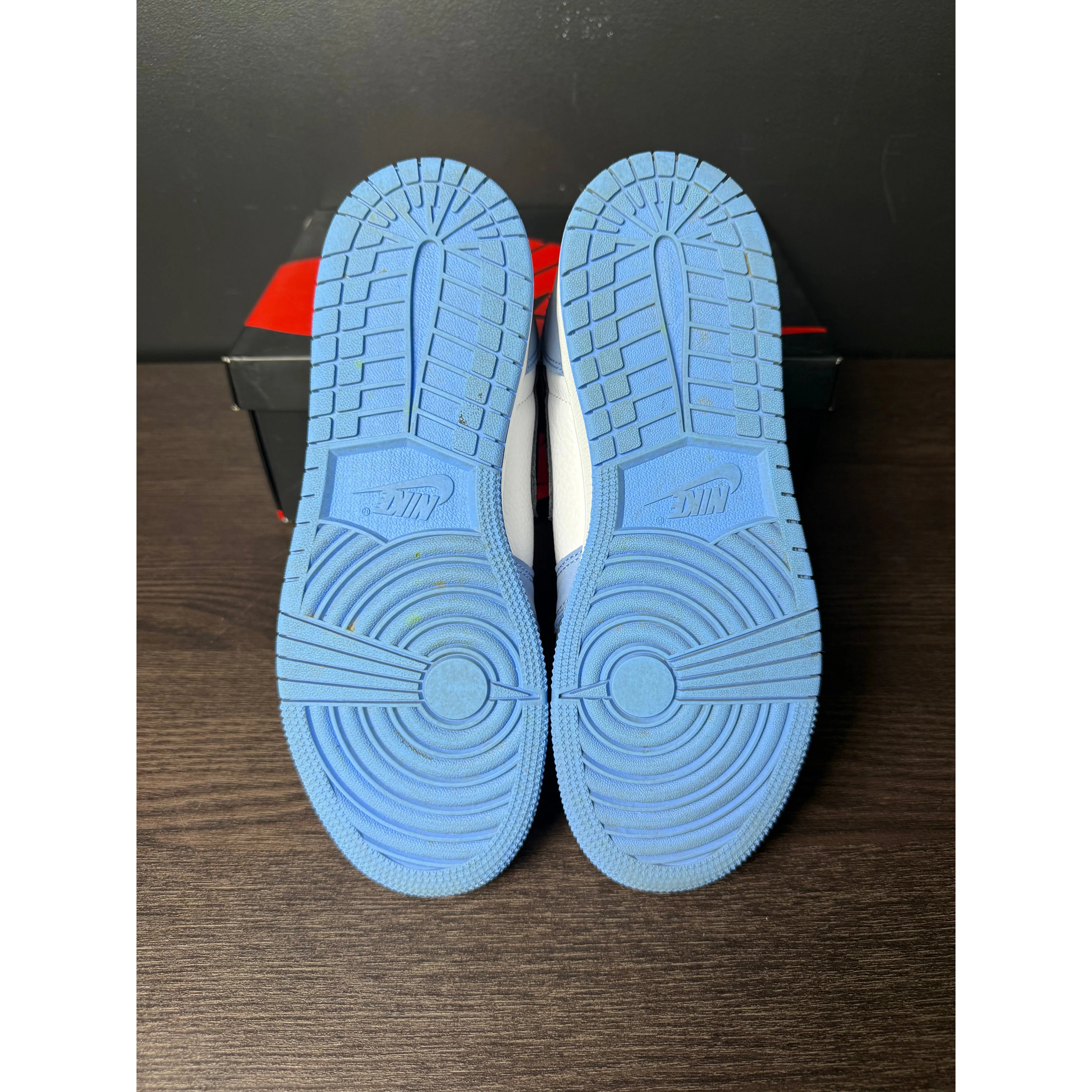 Air Jordan 1 Retro High OG "University Blue" (GS) **PRE-OWNED**