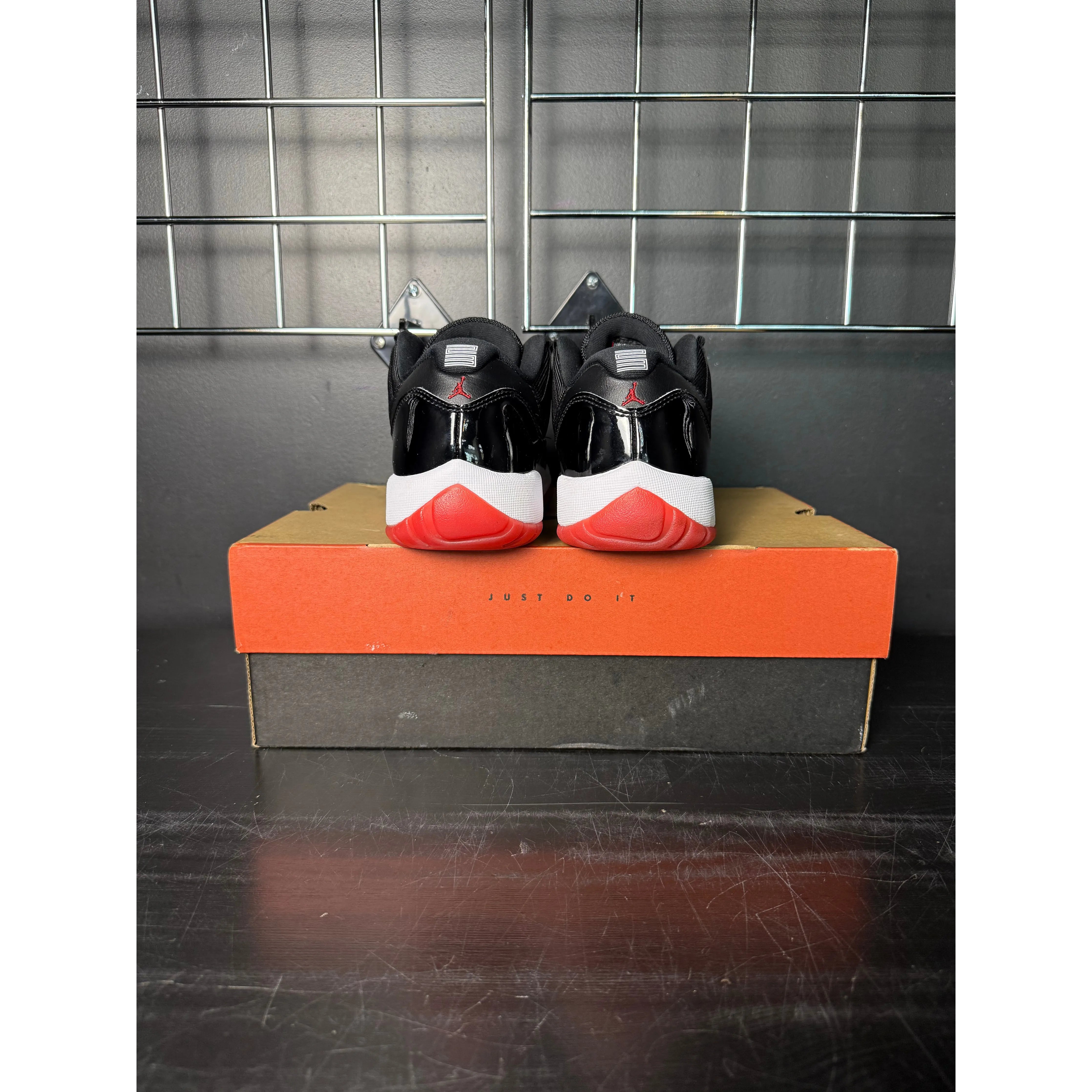 Air Jordan 11 Retro Low "Bred" (GS) (2025) **PRE-OWNED**