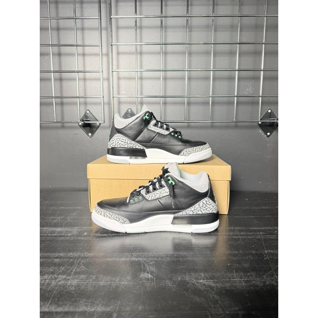 Air Jordan 3 Retro "Green Glow" **PRE-OWNED** Rep. Box