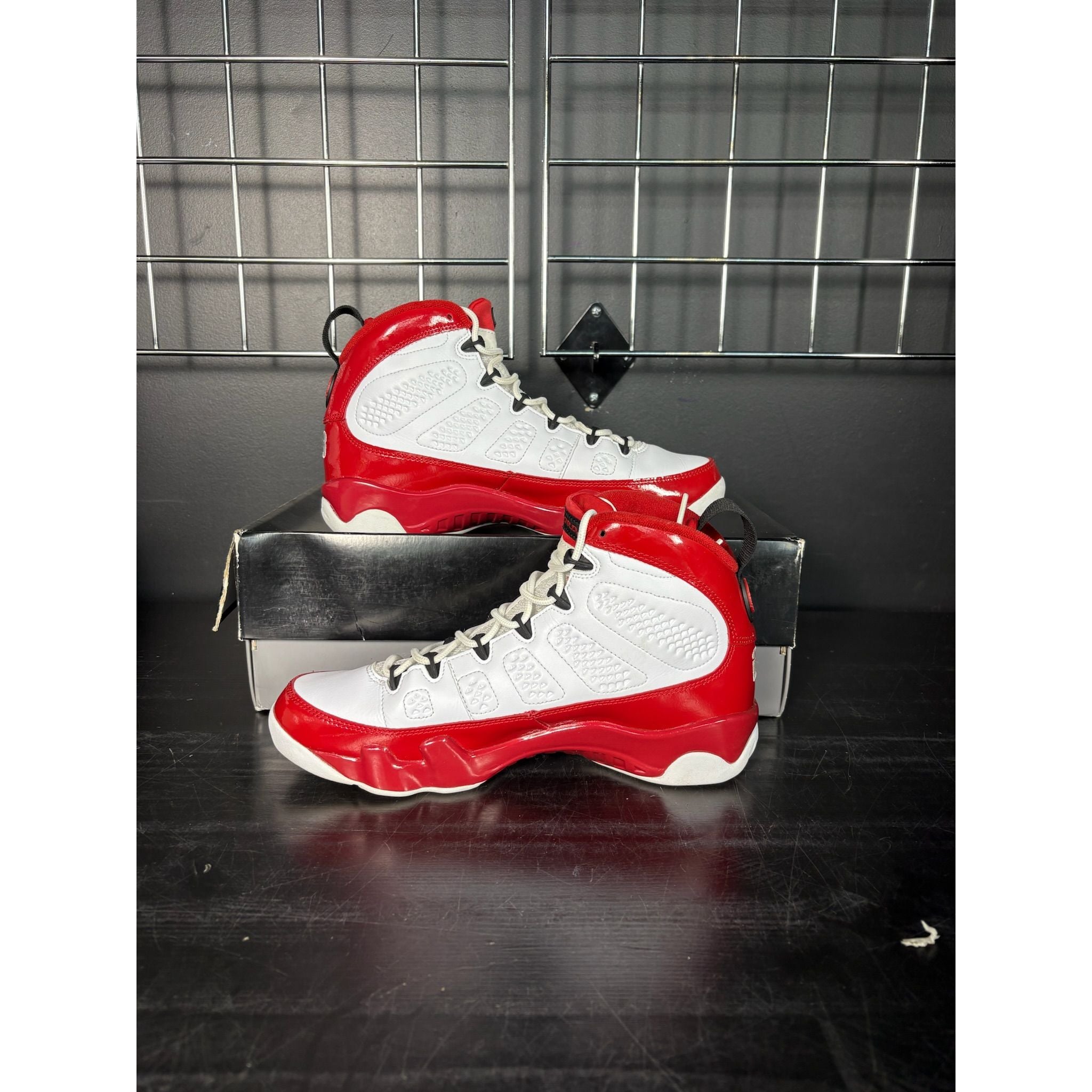 Air Jordan 9 Retro "White Gym Red" **PRE-OWNED**