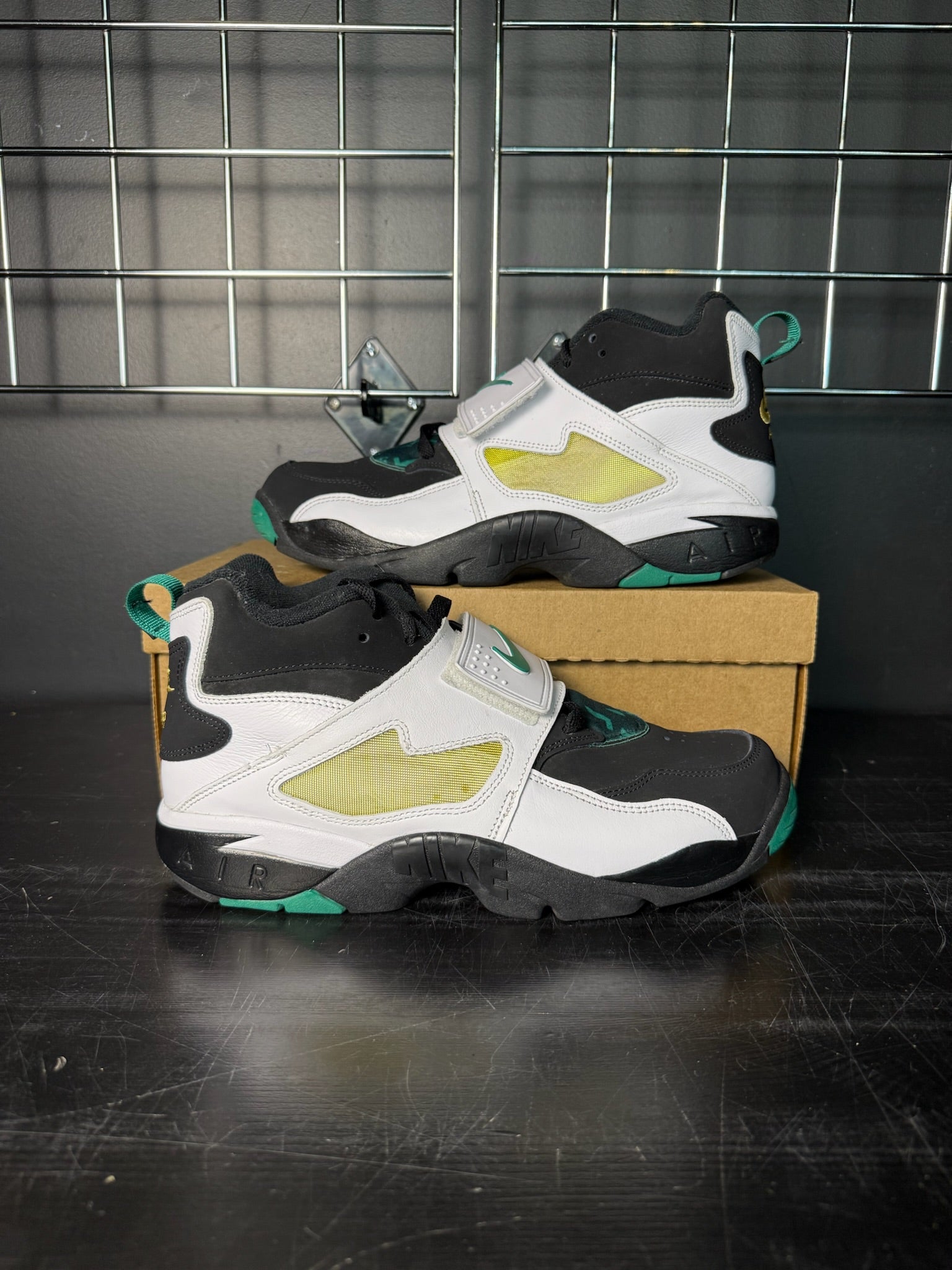 Nike Air Diamond Turf "Emerald" **PRE-OWNED**