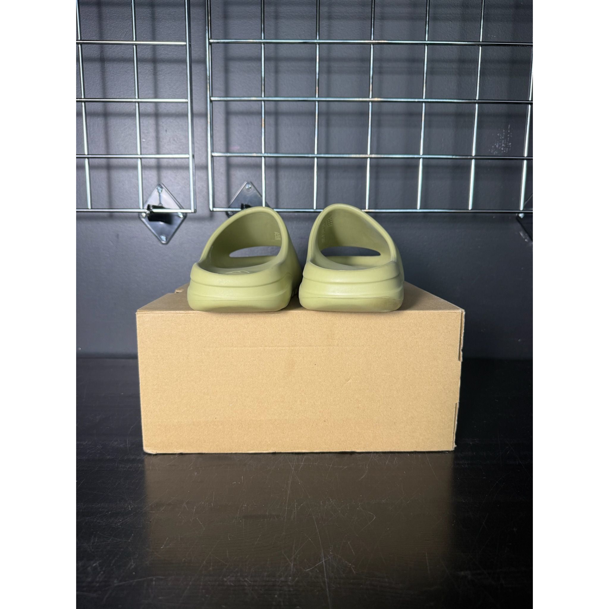 Adidas Yeezy Slide "Resin" (2022/2024) **PRE-OWNED**