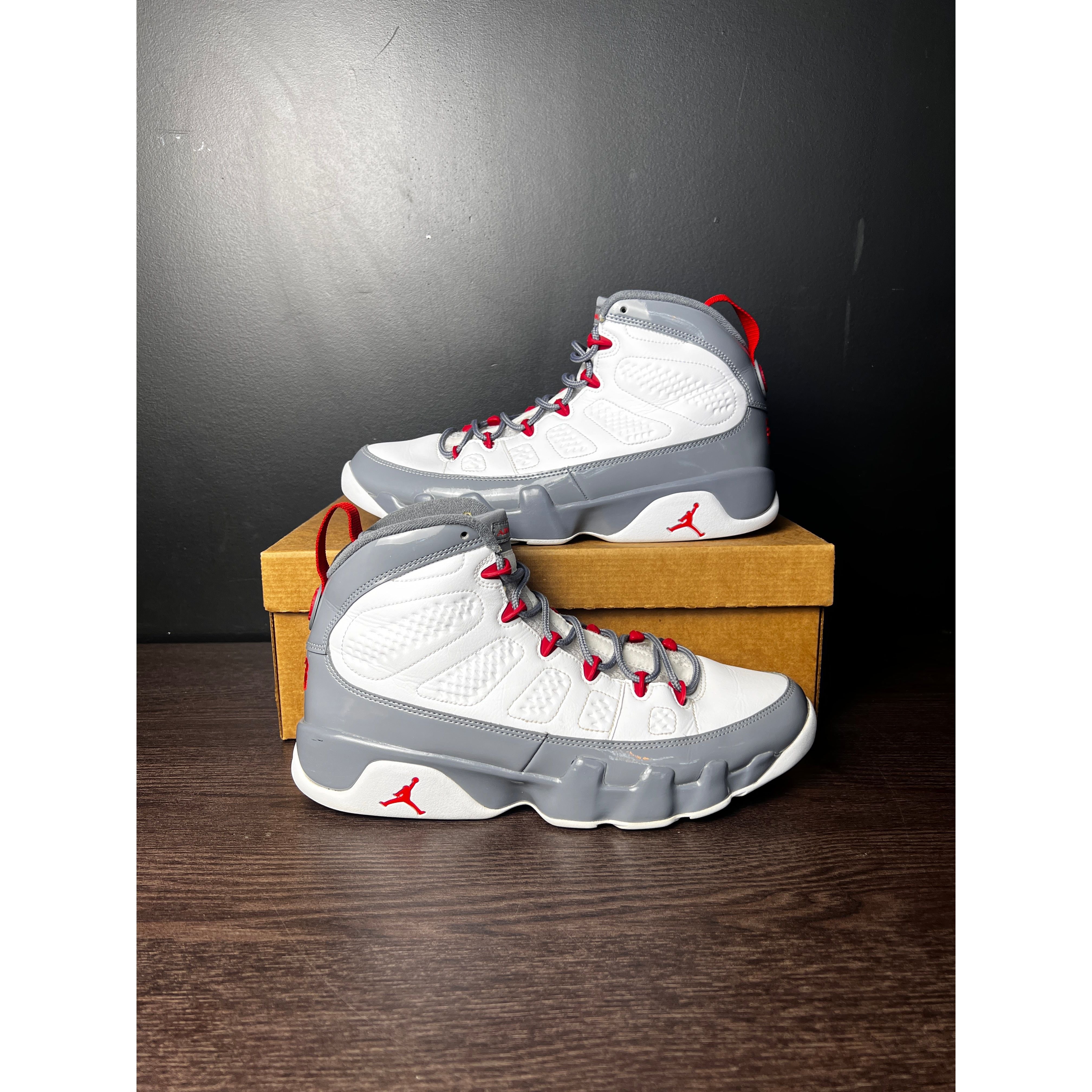 Air Jordan 9 Retro "Fire Red" **PRE-OWNED**