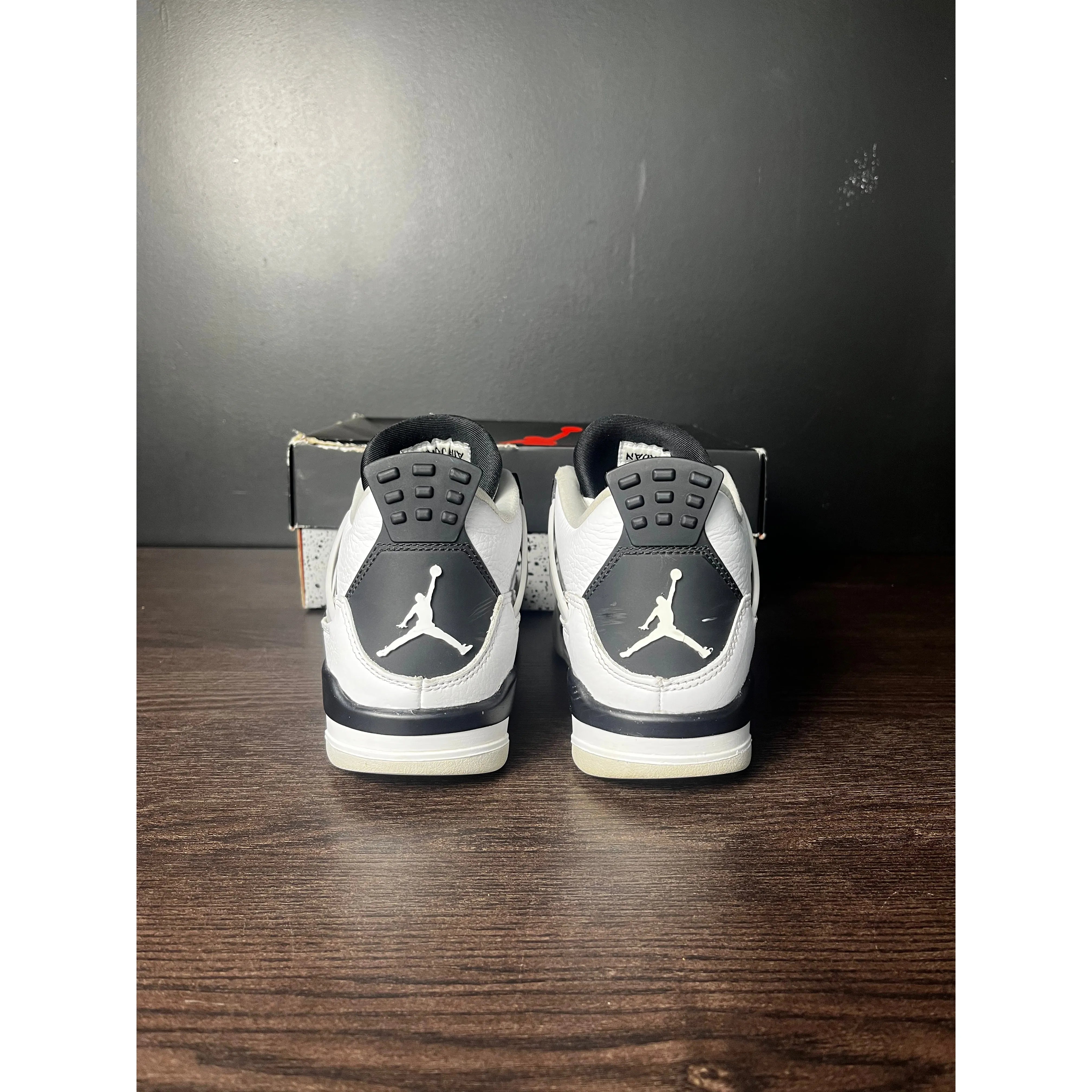 Air Jordan 4 Retro "Military Black" (GS) **PRE-OWNED**