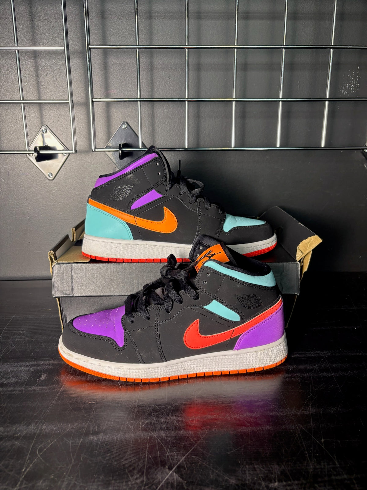 Air Jordan 1 Mid "Multi-Color" (GS) **PRE-OWNED**
