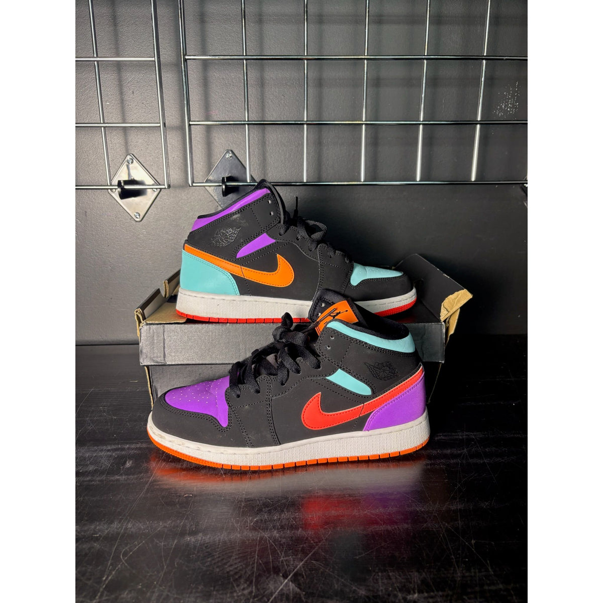 Air Jordan 1 Mid "Multi-Color" (GS) **PRE-OWNED**