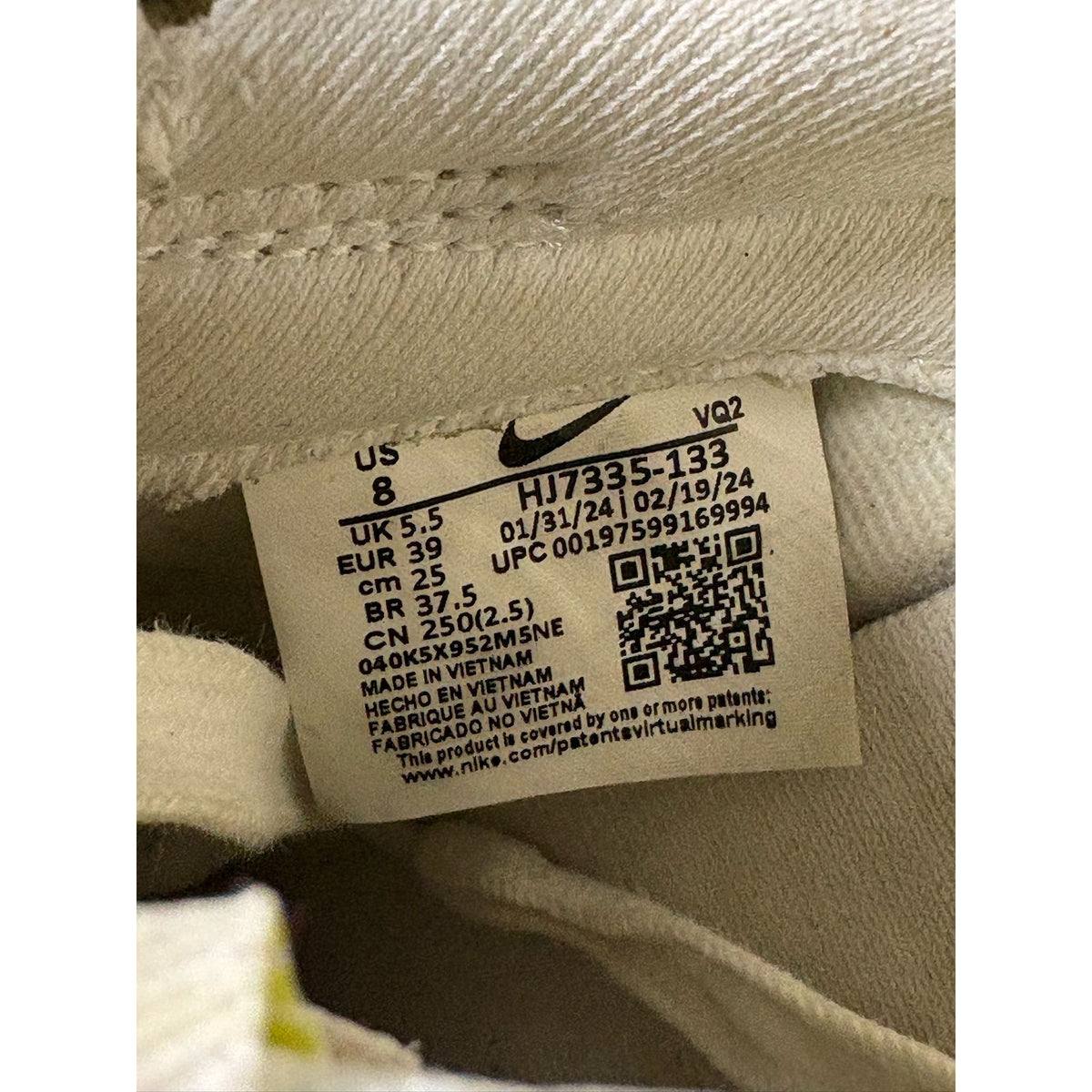Nike Dunk Low "White Bright Cactus" (WMNS) **PRE-OWNED**