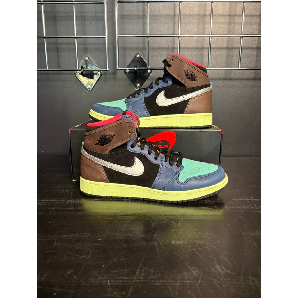 Air Jordan 1 Retro High "Tokyo Bio Hack" (GS) **PRE-OWNED**