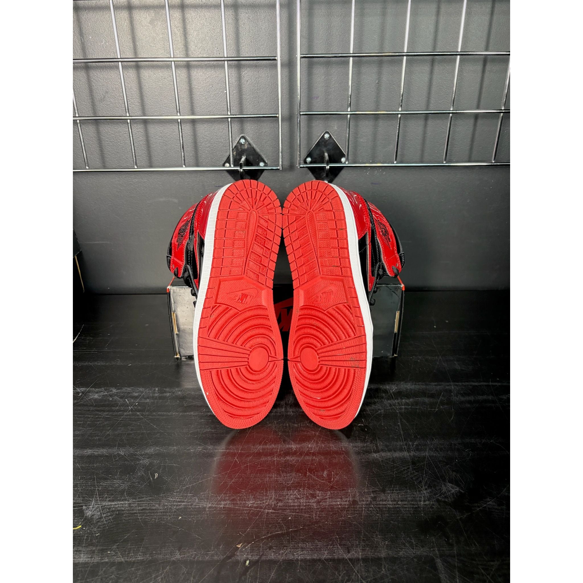 Air Jordan 1 Retro High OG "Patent Bred" **PRE-OWNED**