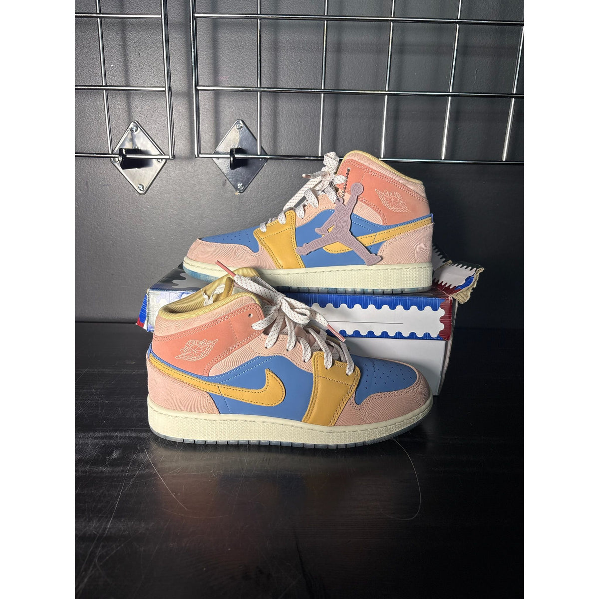 Air Jordan 1 Mid SE "Zen" (GS) **PRE-OWNED**