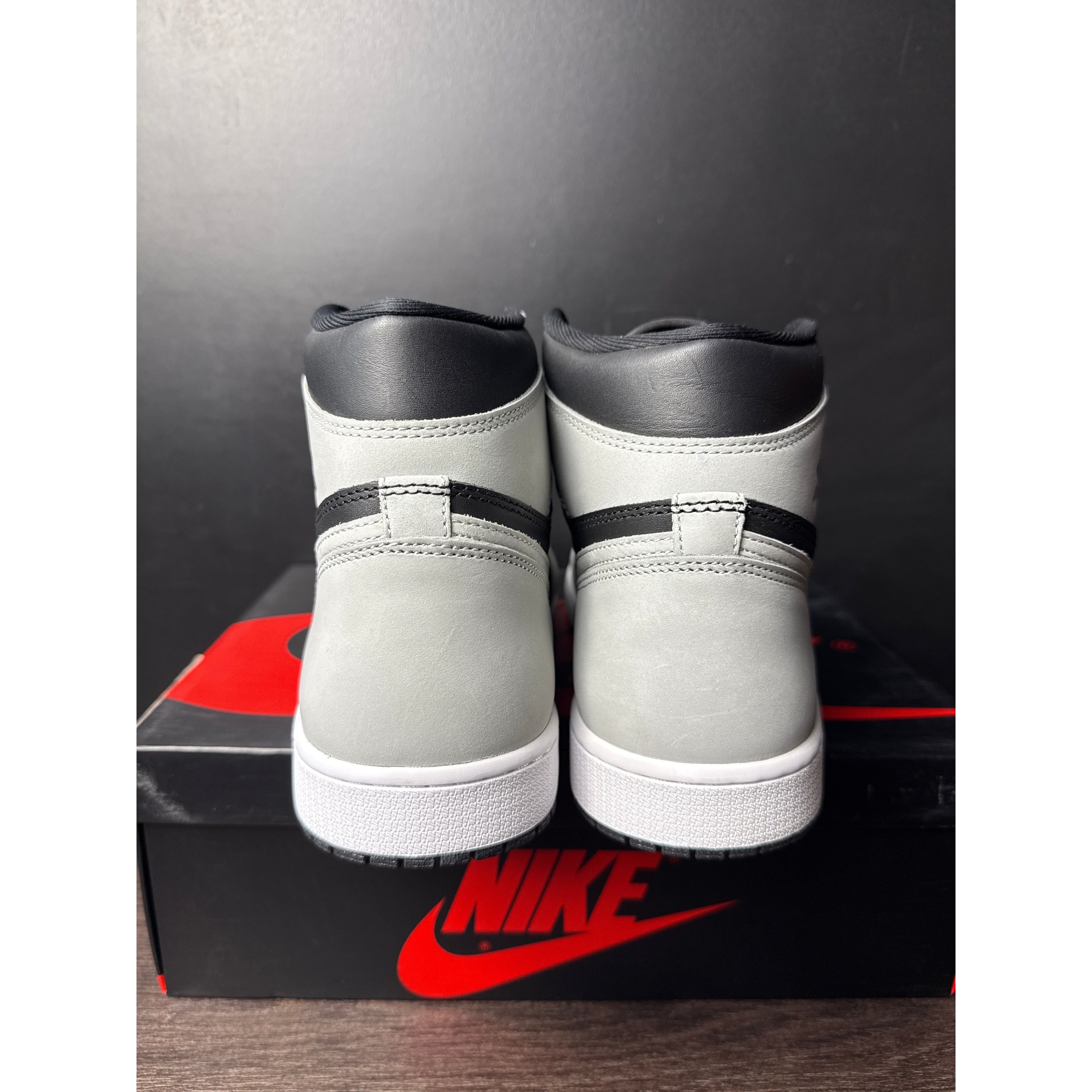 Air Jordan 1 Retro High "Shadow 2.0" **PRE-OWNED**