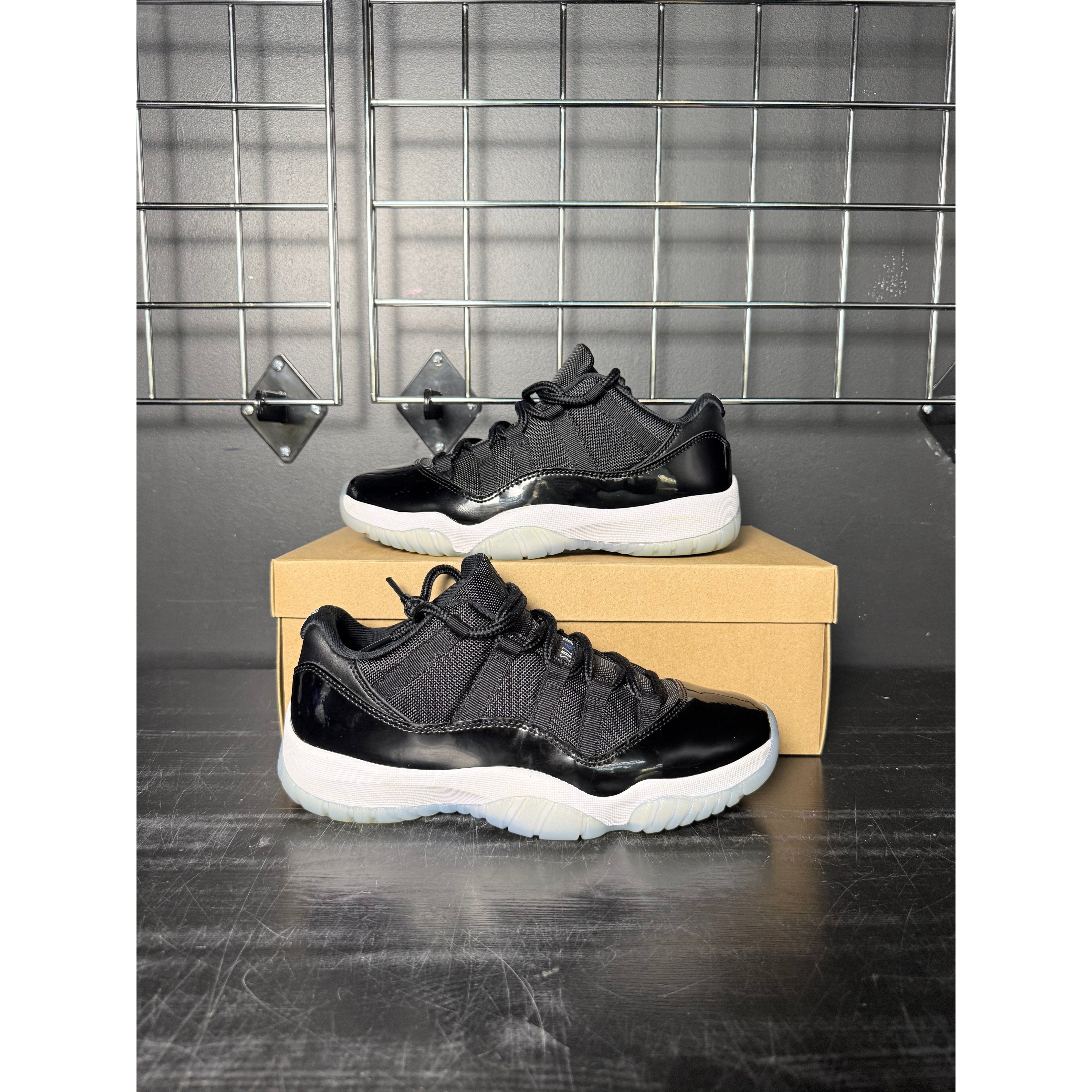 Air Jordan 11 Retro Low "Space Jam" **PRE-OWNED** **REP. BOX**