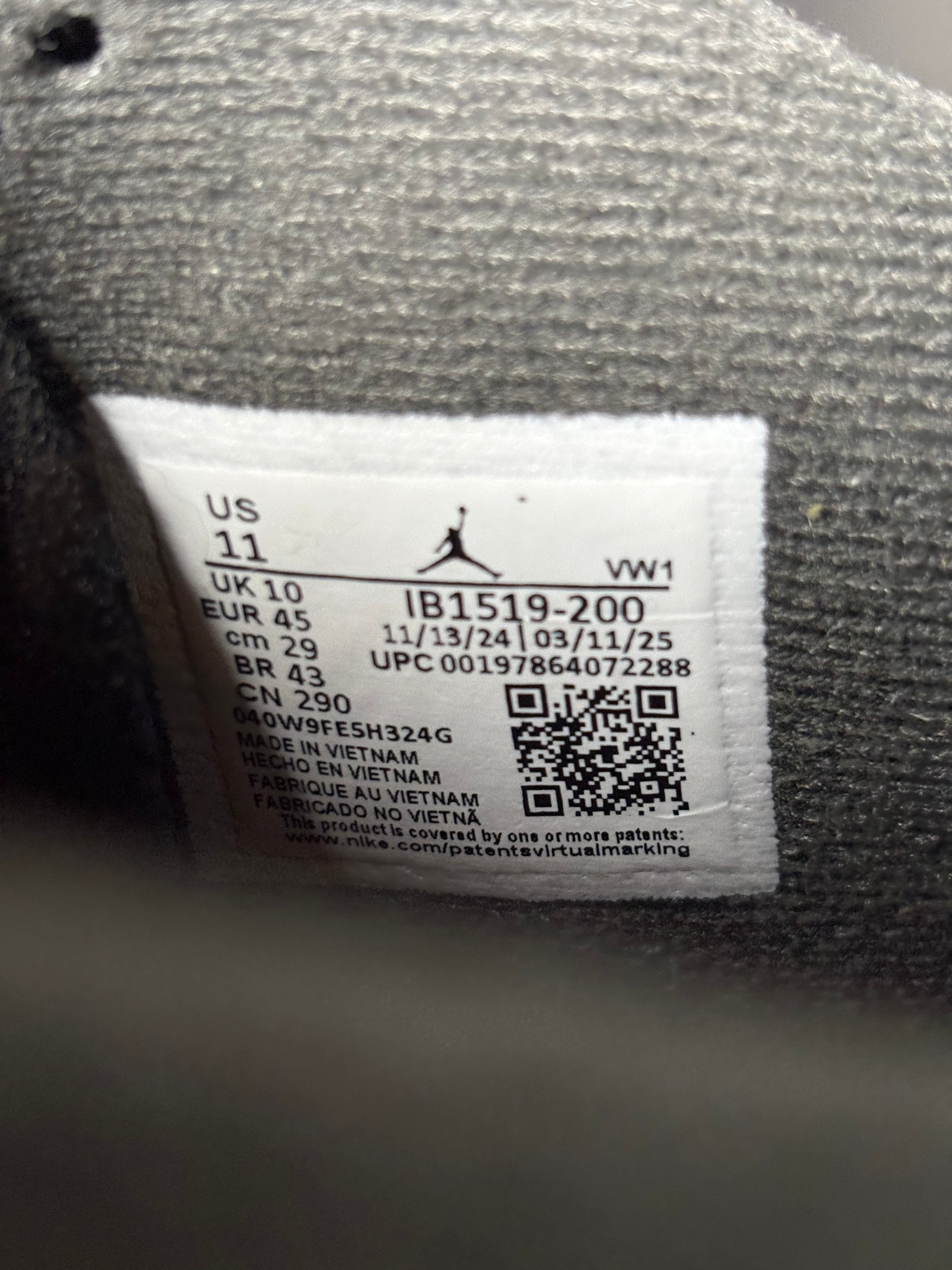 Air Jordan 4 Retro OG SP x "Undefeated" (2025) **PRE-OWNED**
