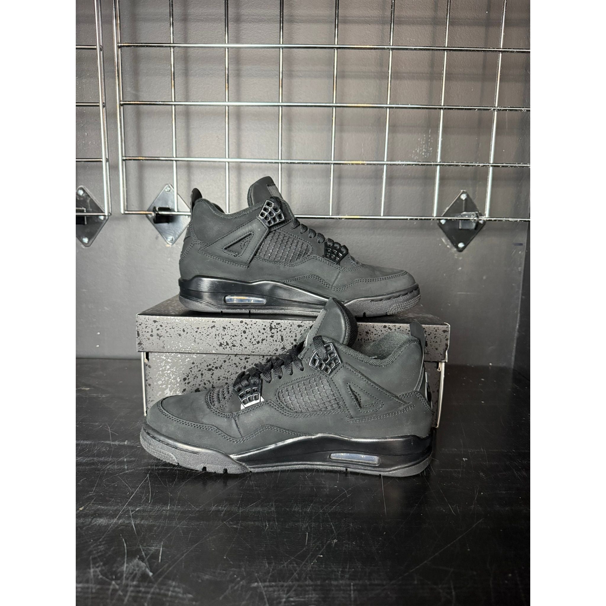 Air Jordan 4 Retro "Black Cat" (2025) **PRE-OWNED**