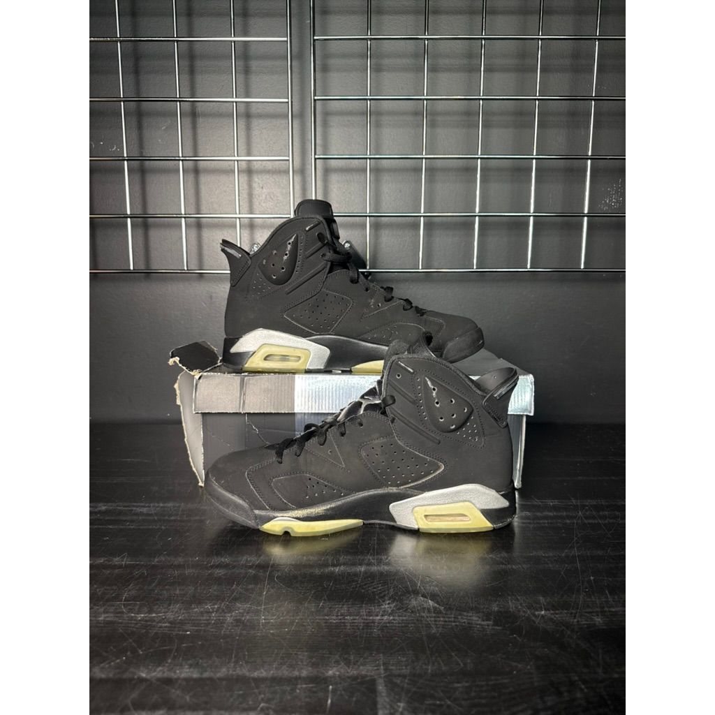 Air Jordan 6 Retro "Chrome Metallic Silver" **PRE-OWNED**