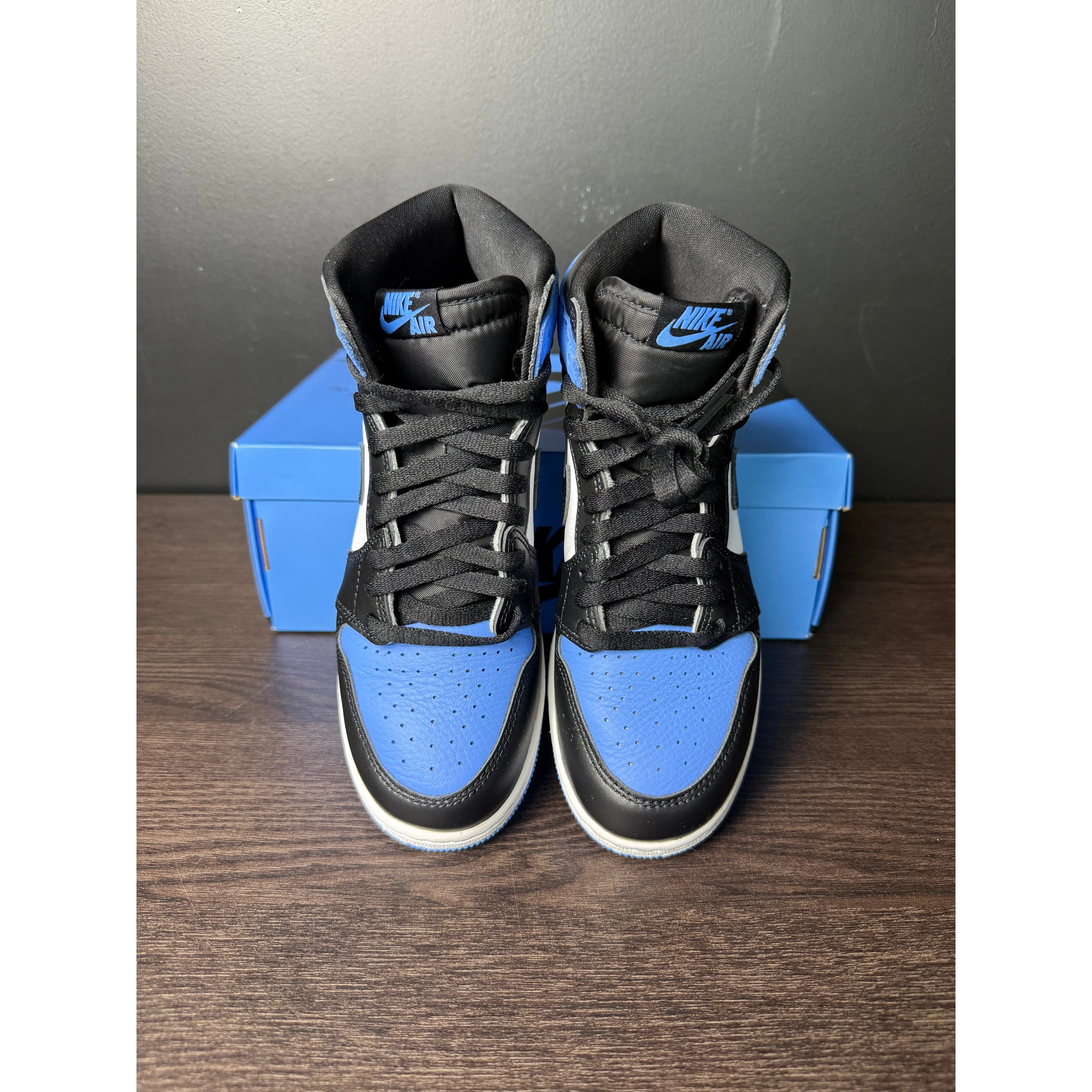 Air Jordan 1 Retro High OG "UNC Toe" (GS) **PRE-OWNED**