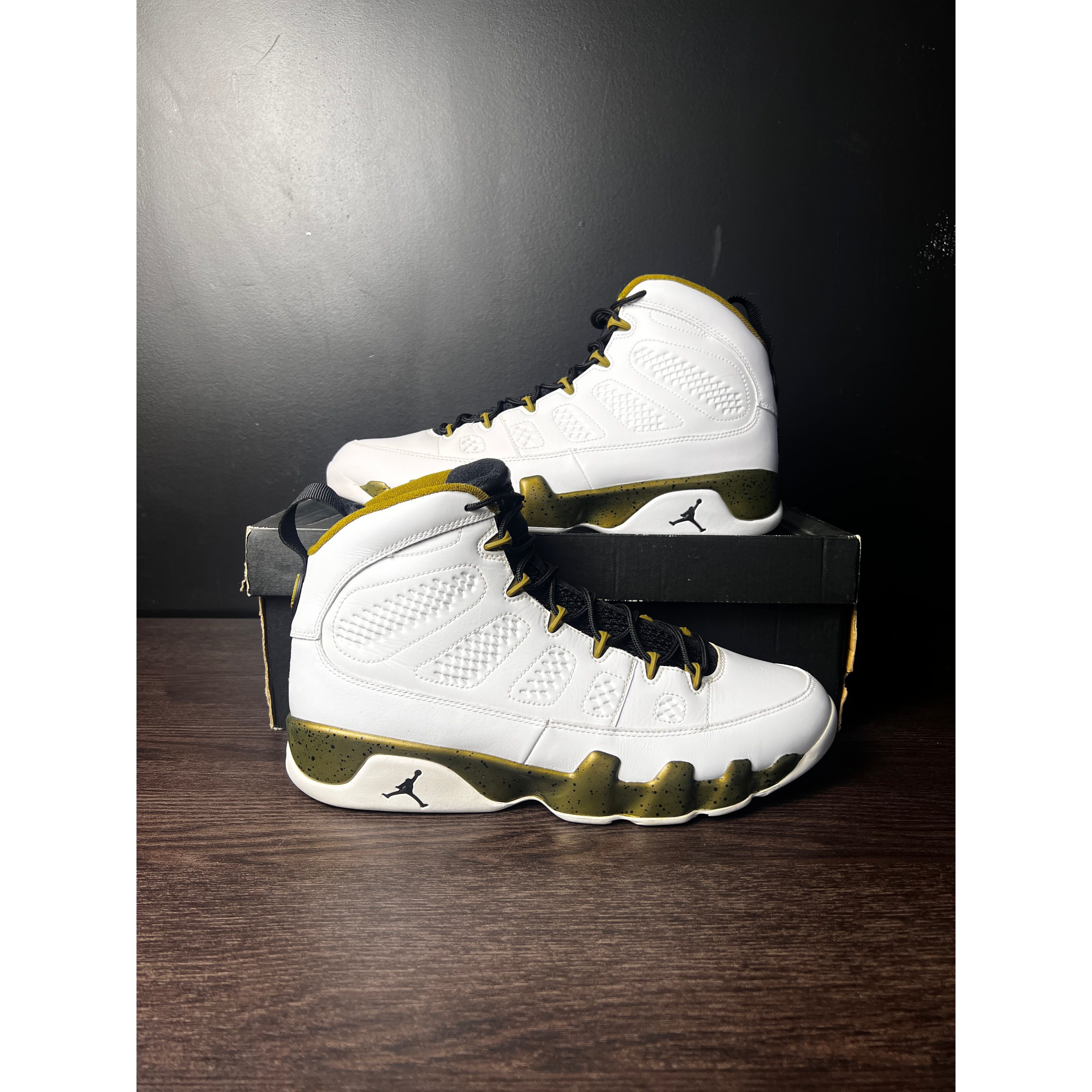 Air Jordan 9 Retro "Statue" **PRE-OWNED**