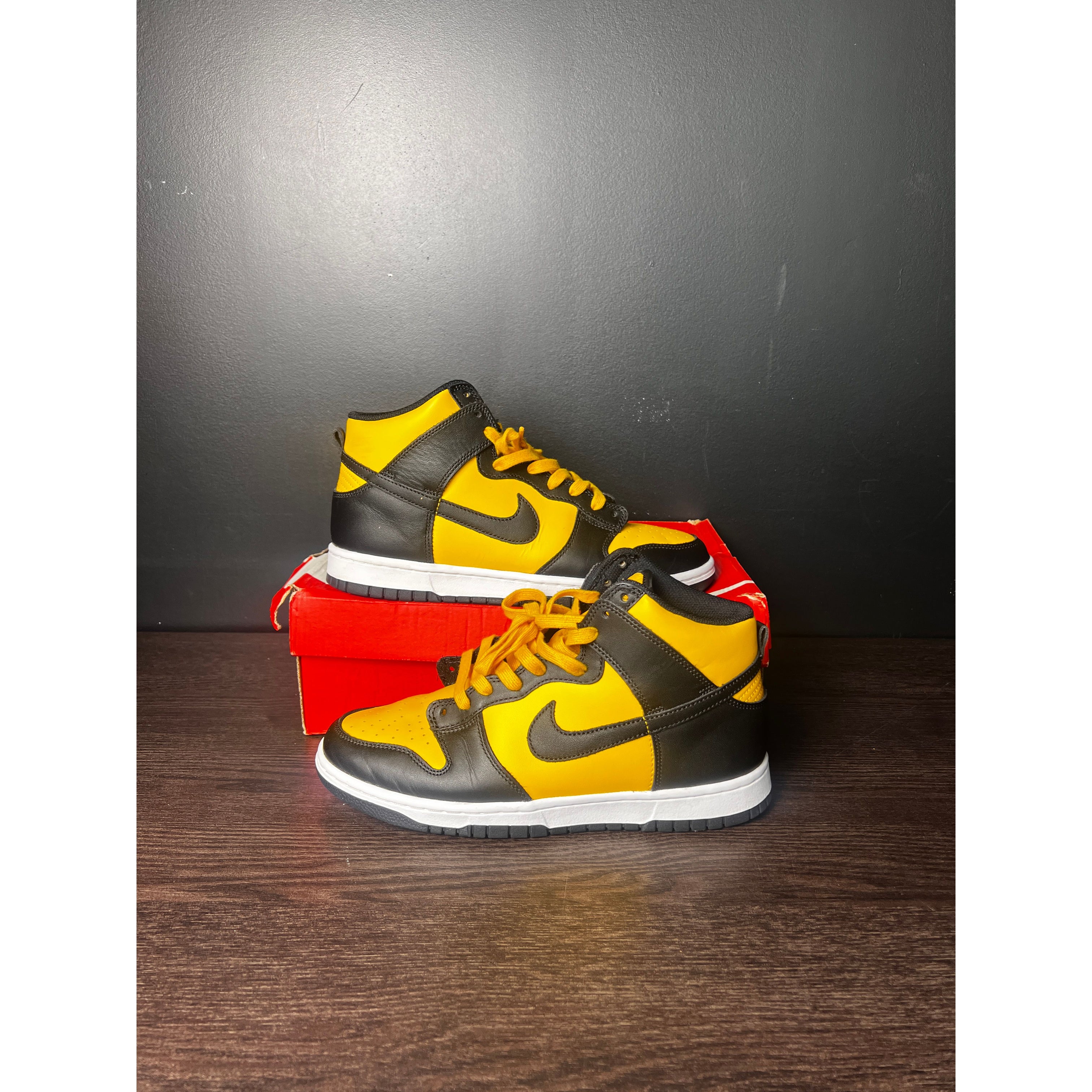 Nike Dunk High Retro "Reverse Goldenrod" **PRE-OWNED**
