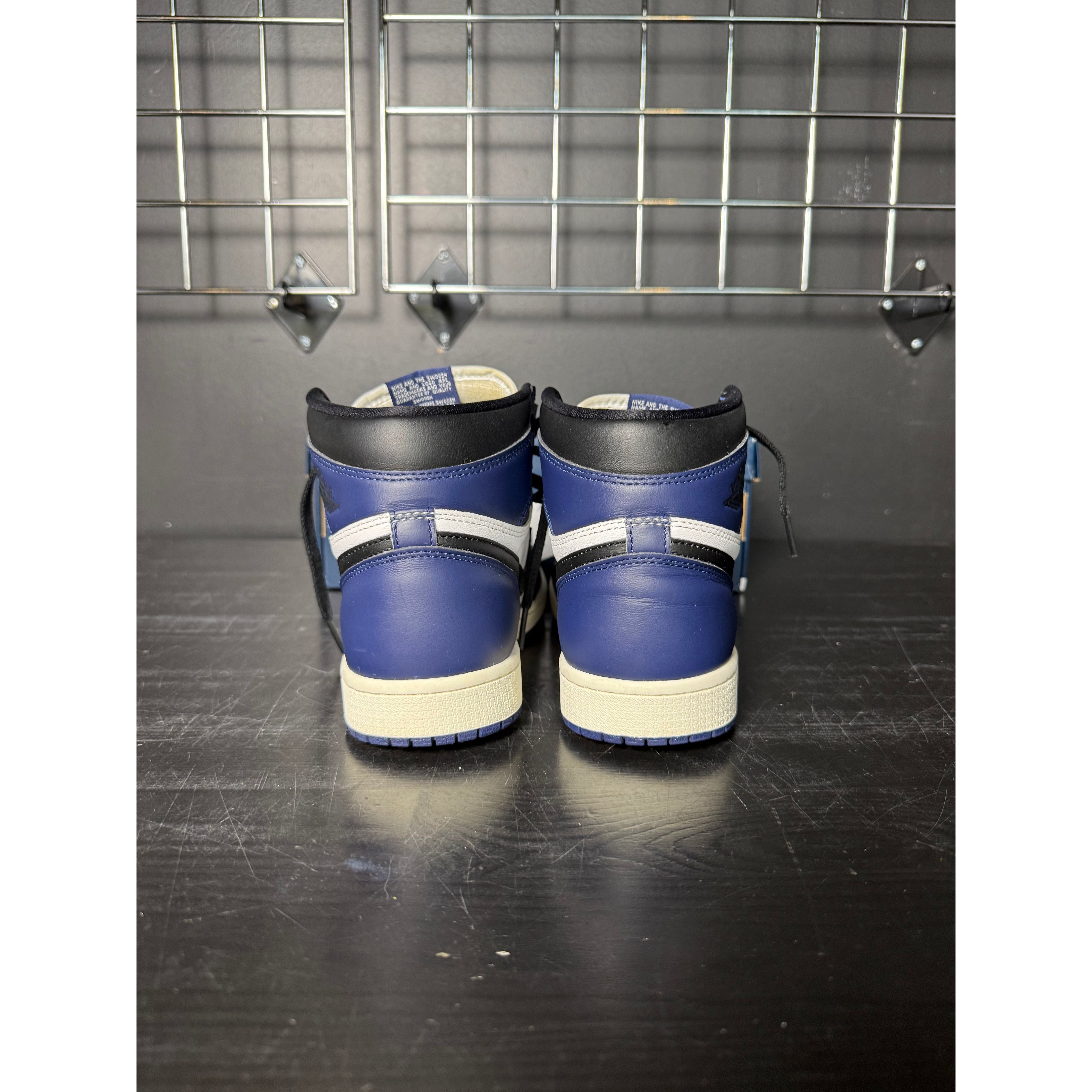 Air Jordan 1 Retro High OG "Midnight Navy" **PRE-OWNED**