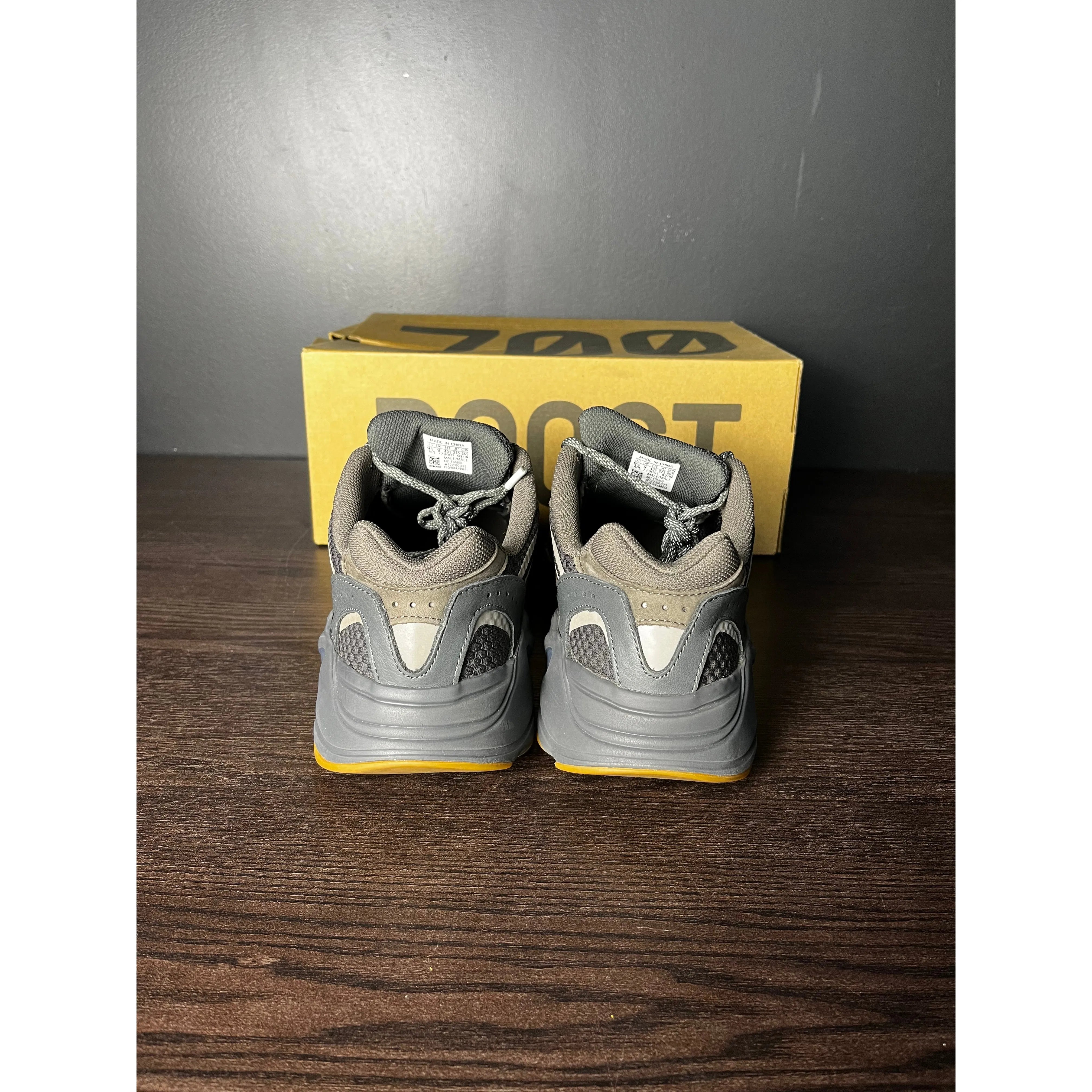 adidas Yeezy Boost 700 V2 "Geode" **PRE-OWNED**