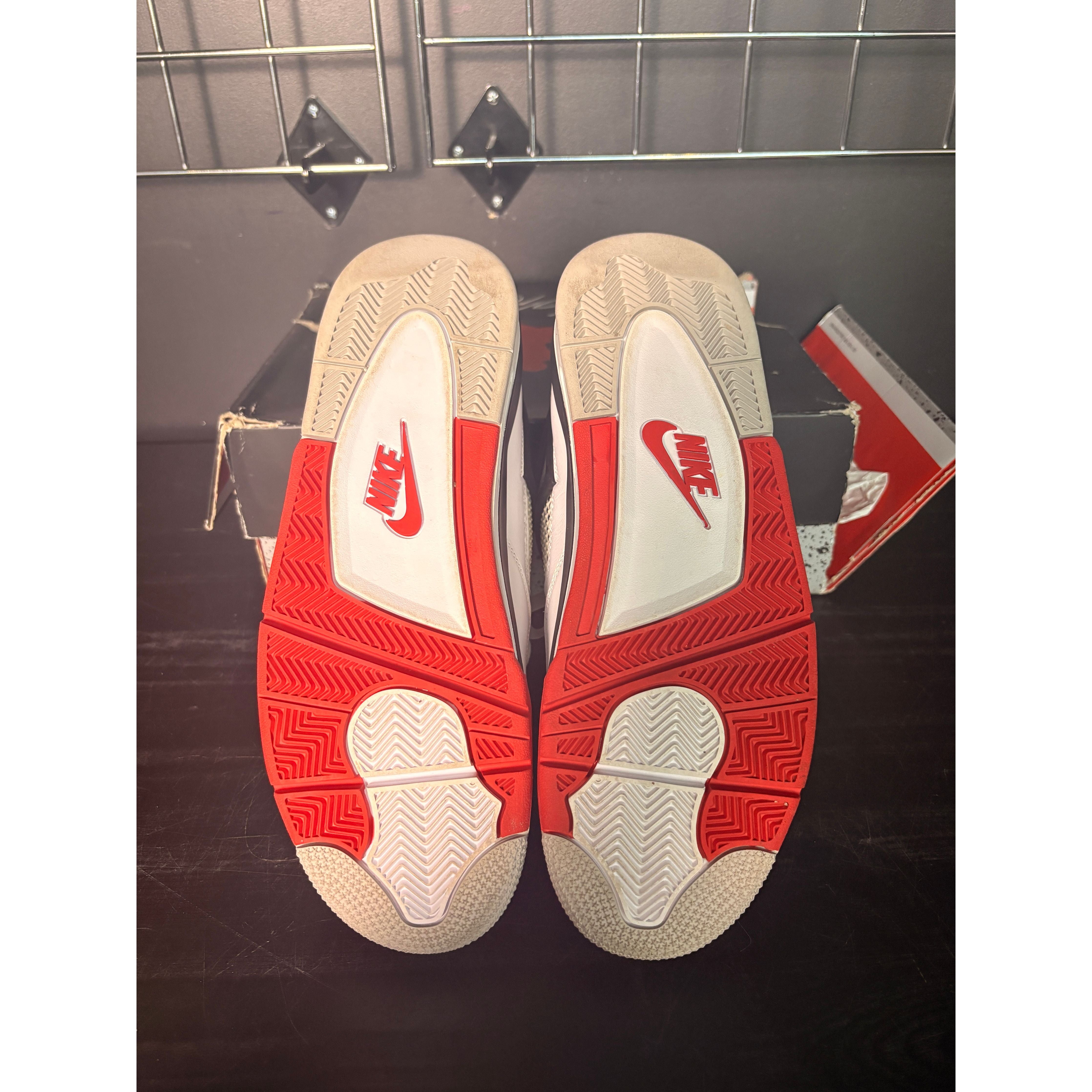 Air Jordan 4 Retro "Fire Red" (2020) **PRE-OWNED**
