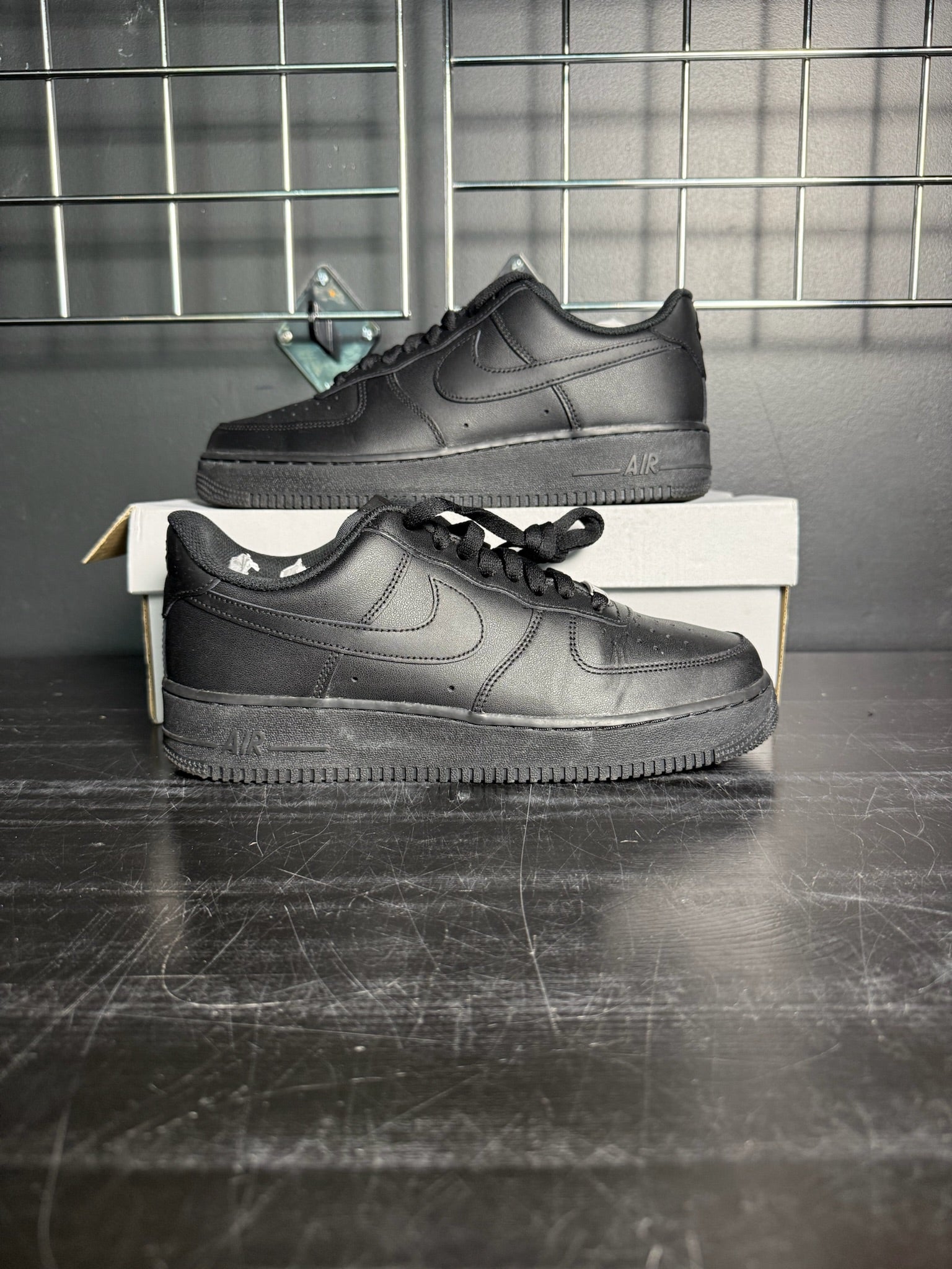 Nike Air Force 1 Low '07 (Black) **PRE-OWNED**