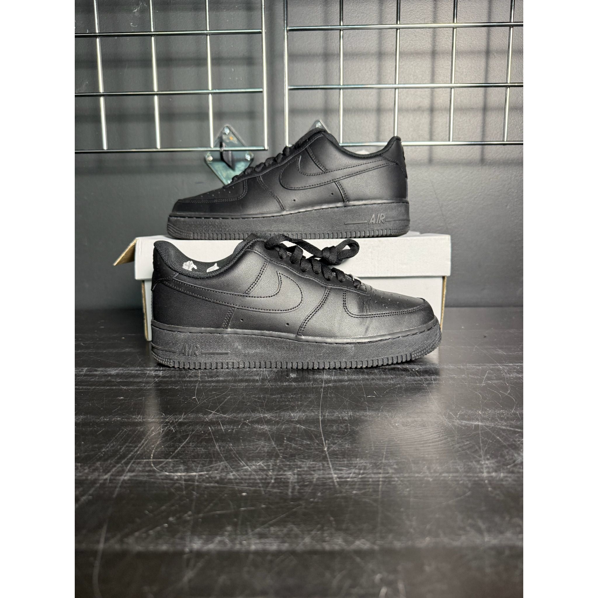 Nike Air Force 1 Low '07 (Black) **PRE-OWNED**