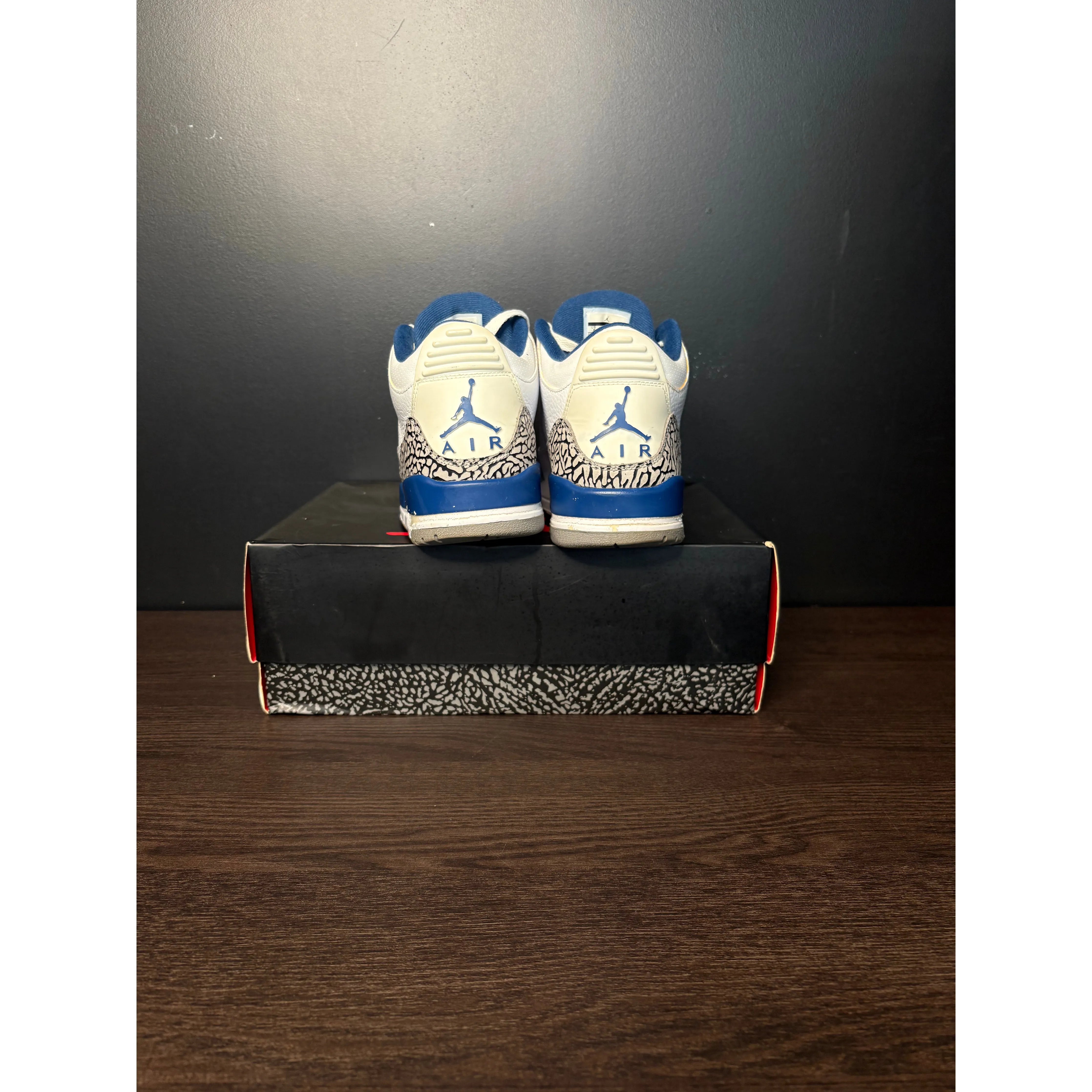 Air Jordan 3 Retro "True Blue" (2011) **PRE-OWNED**