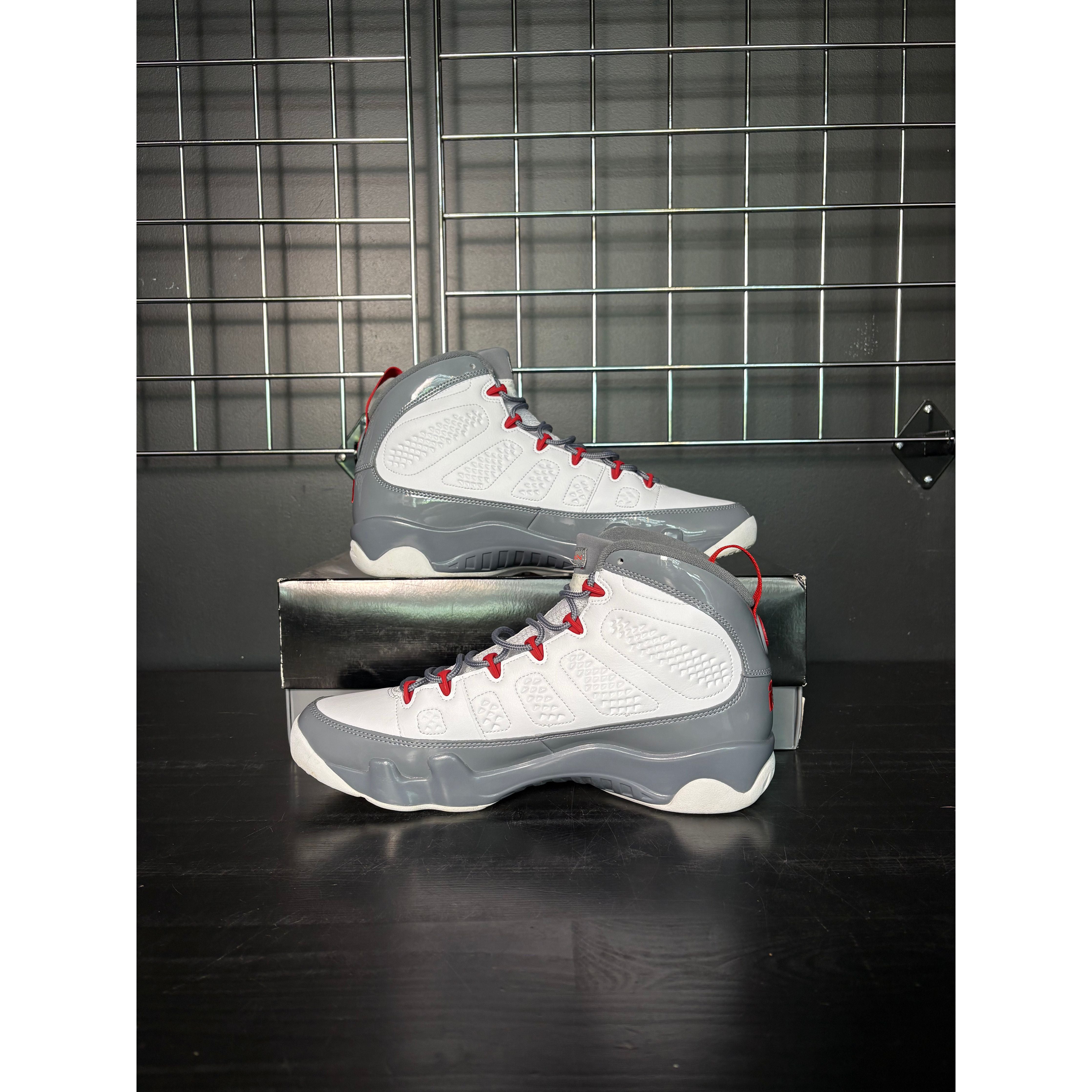 Air Jordan 9 Retro "Fire Red" **PRE-OWNED**
