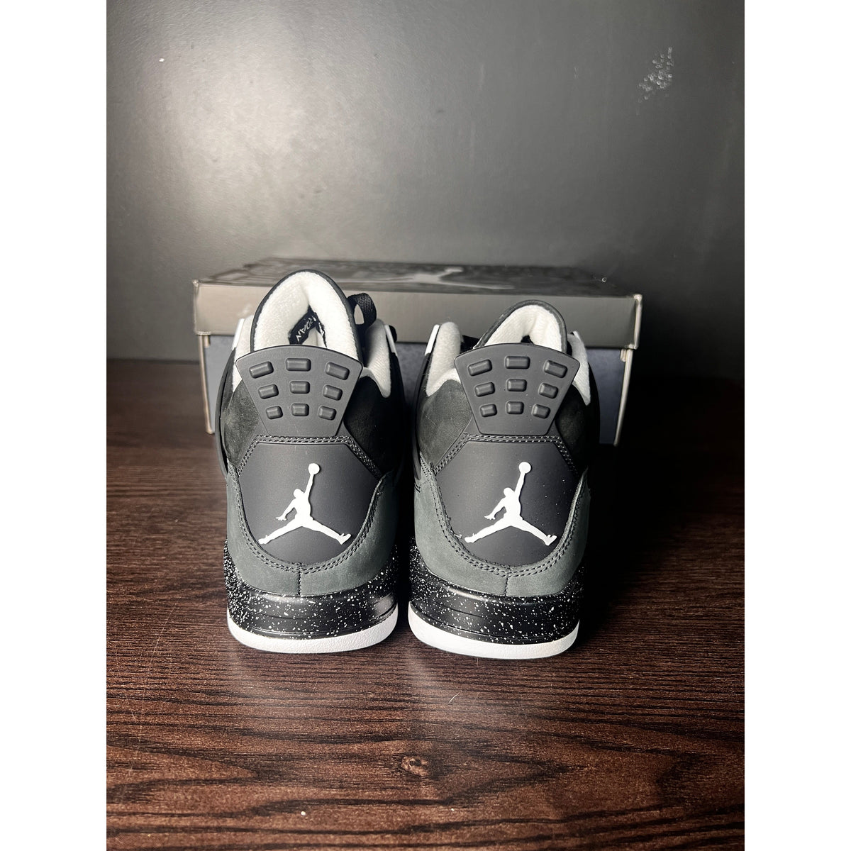 Air Jordan 4 Retro "Fear" (2024) **PRE-OWNED**