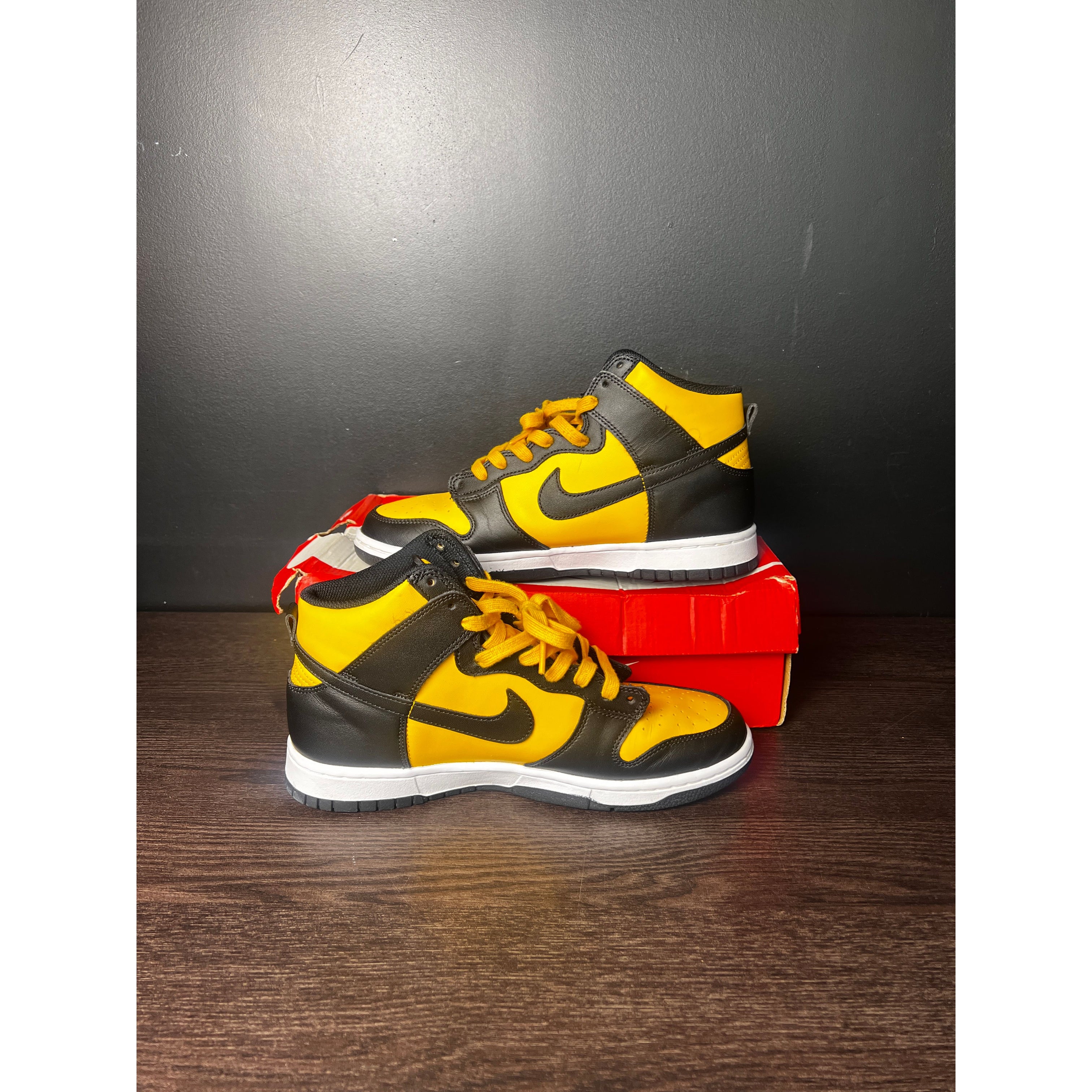 Nike Dunk High Retro "Reverse Goldenrod" **PRE-OWNED**