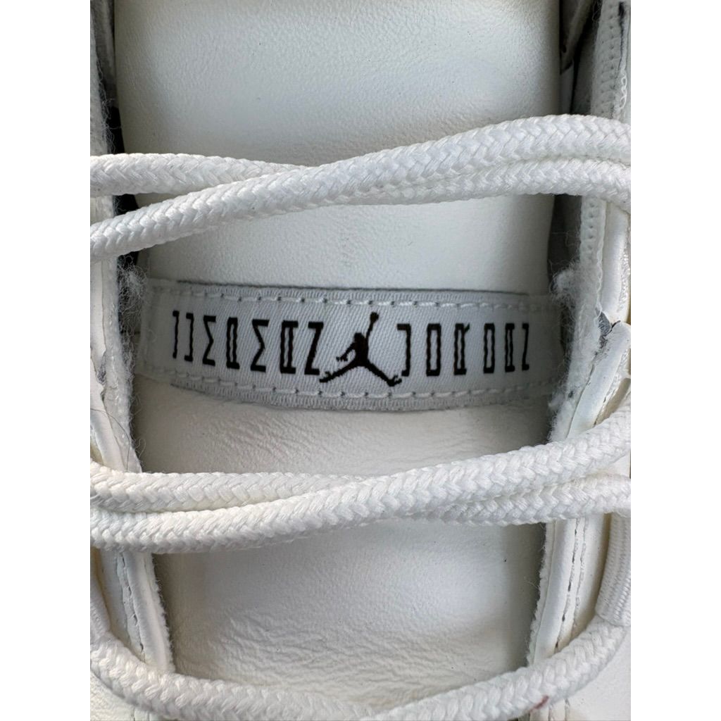 Air Jordan 11 Retro "Neapolitan" (WMNS) **PRE-OWNED**