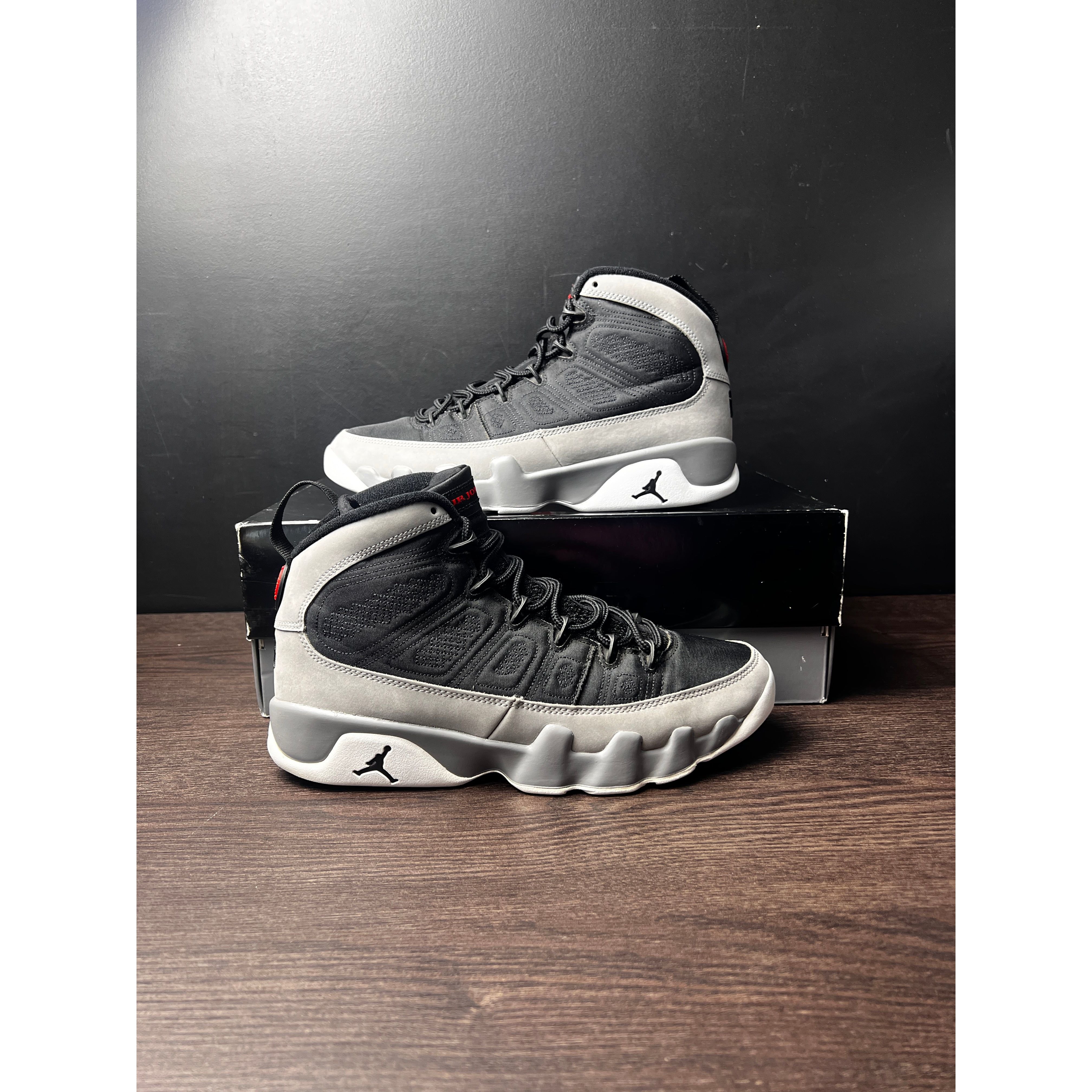 Air Jordan 9 Retro "Particle Grey" **PRE-OWNED**