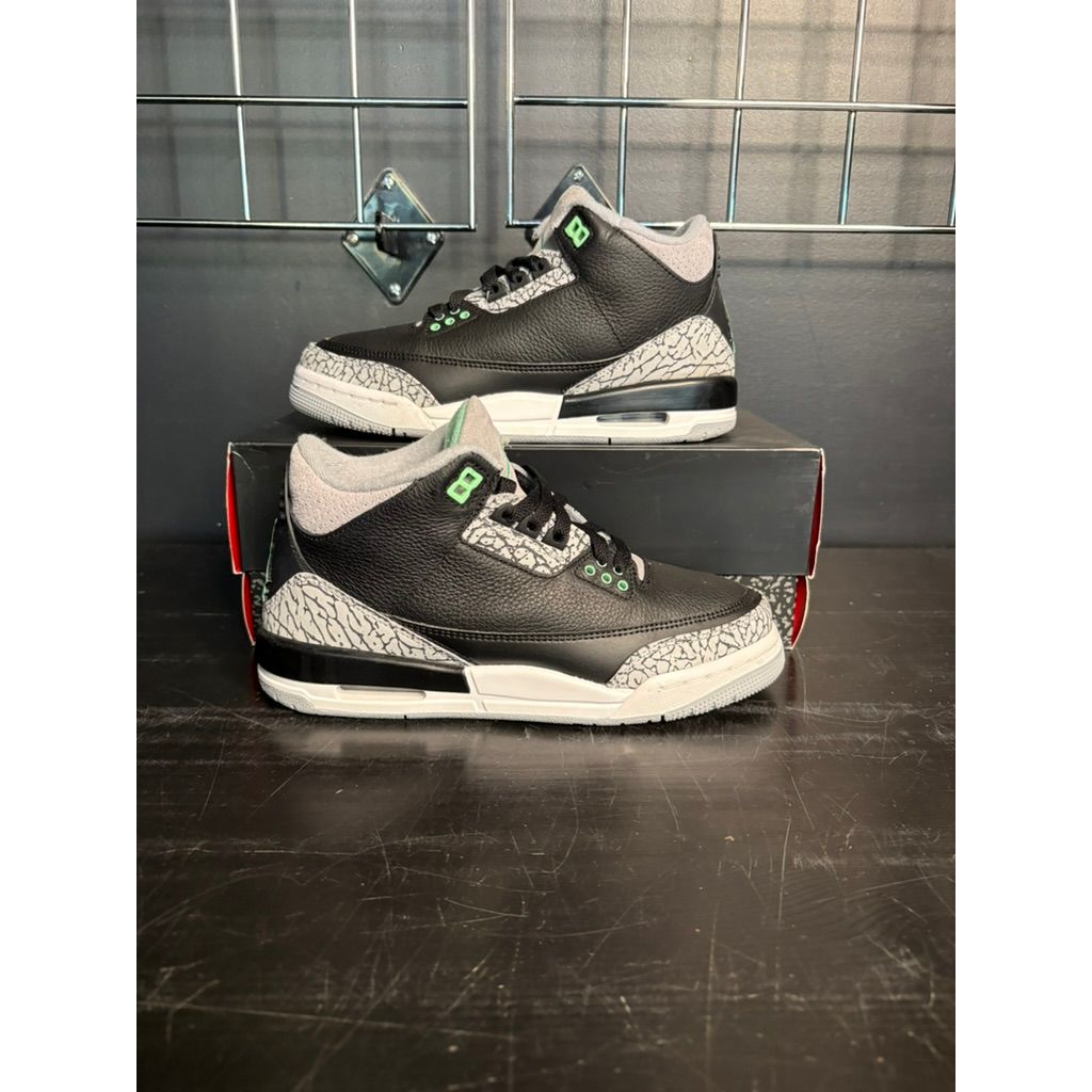 Air Jordan 3 Retro "Green Glow" (GS) **PRE-OWNED**