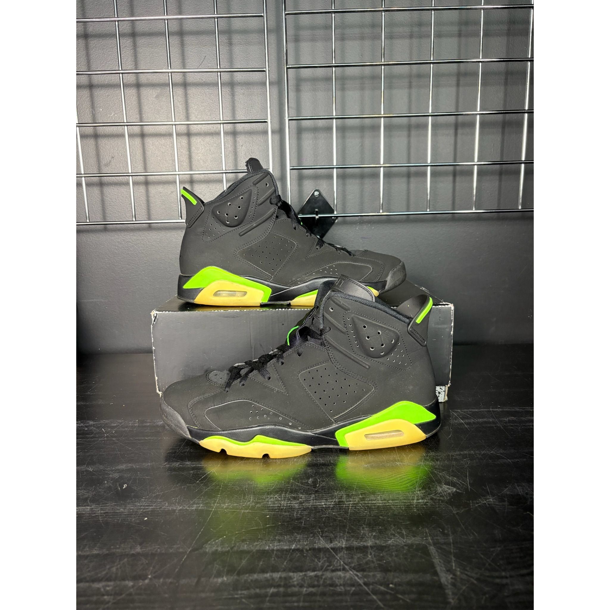 Air Jordan 6 Retro "Electric Green" **PRE-OWNED**