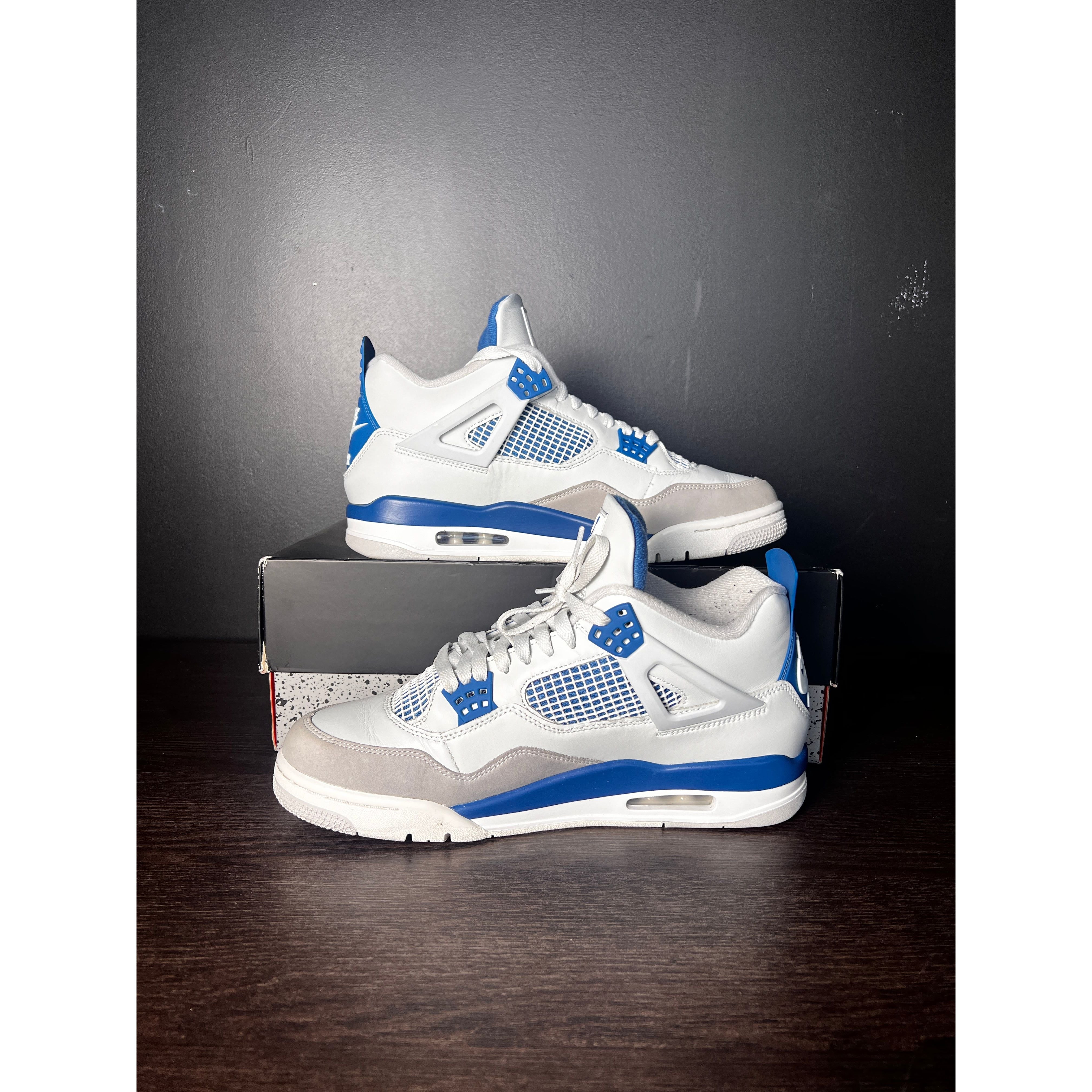 Air Jordan 4 Retro "Military Blue" (2024) **PRE-OWNED**