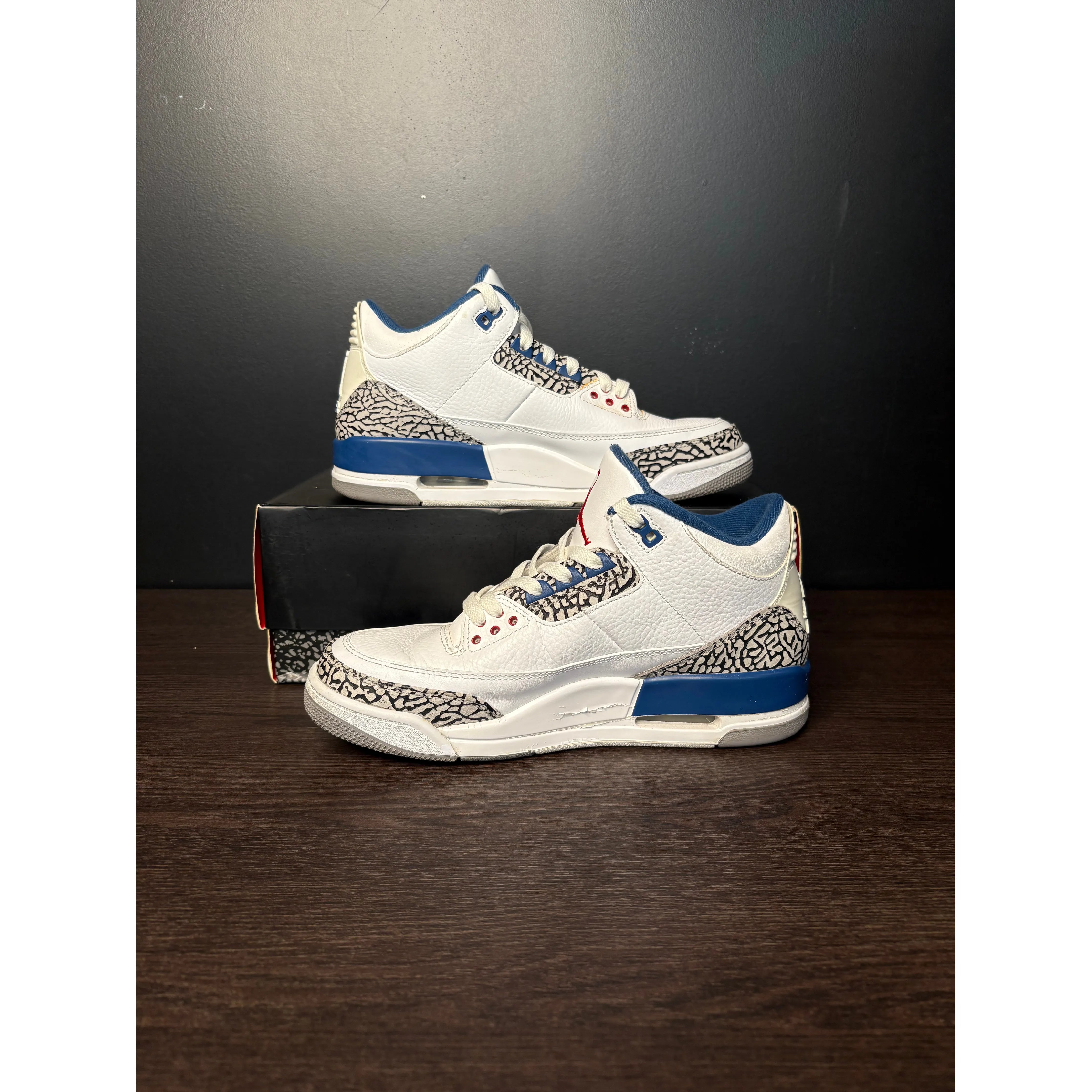 Air Jordan 3 Retro "True Blue" (2011) **PRE-OWNED**