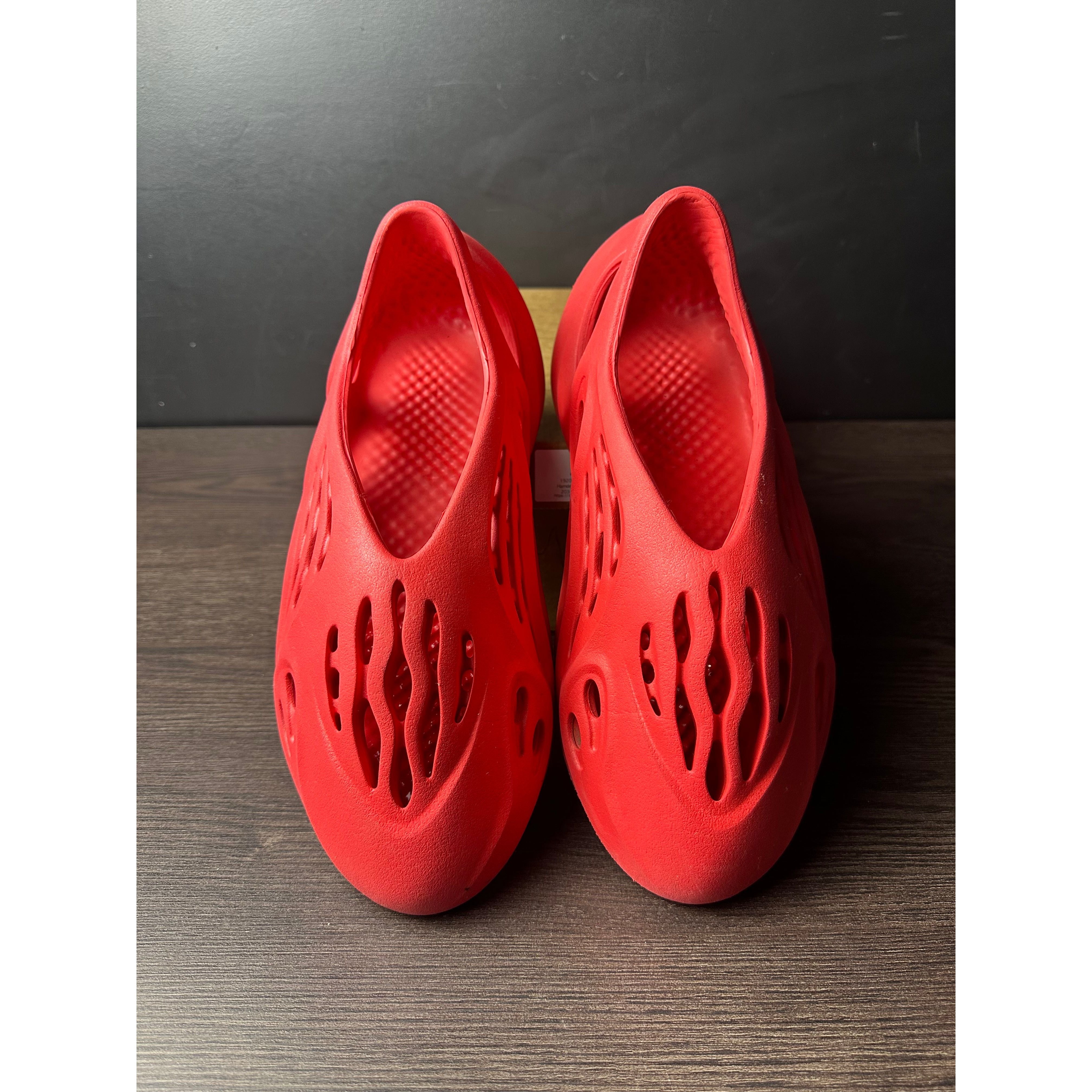 adidas Yeezy Foam RNNR "Vermillion" **PRE-OWNED**